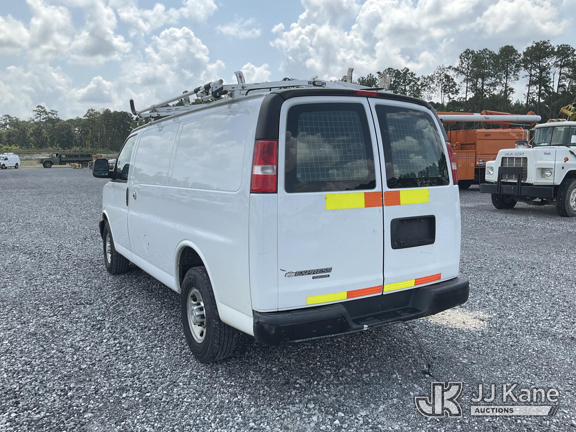 2016 Chevrolet Express G2500 Cargo Van (1629101) - photo 4
