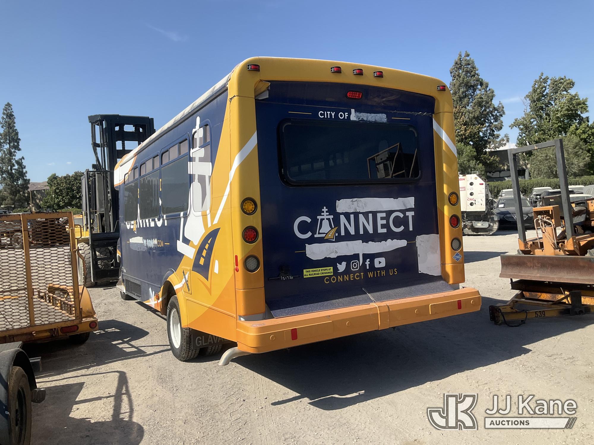 2013 Ford Econoline E-450 Passenger Bus (1629811) - photo 4