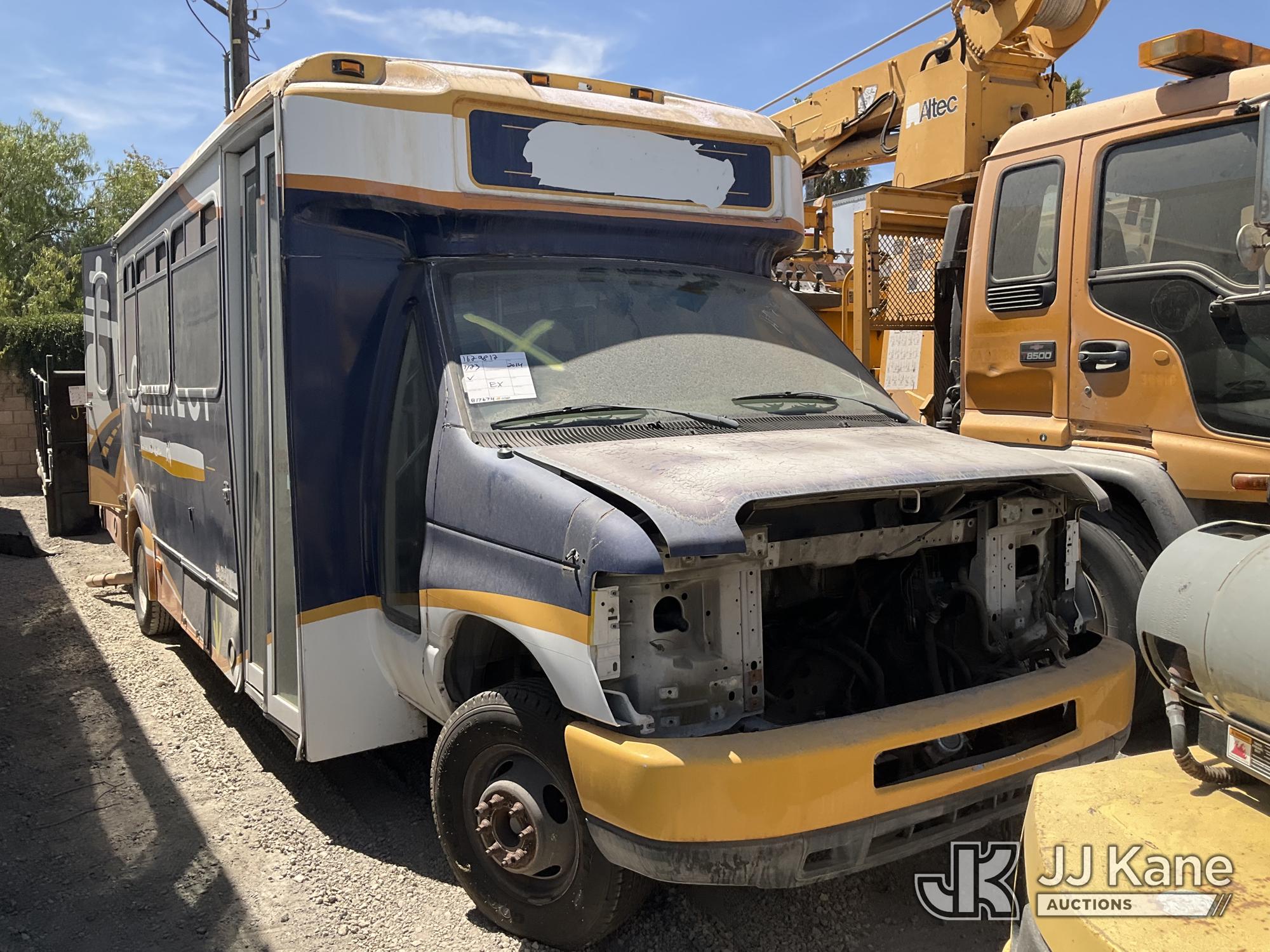 2014 Ford Econoline Passenger Bus (1629812) - photo 2