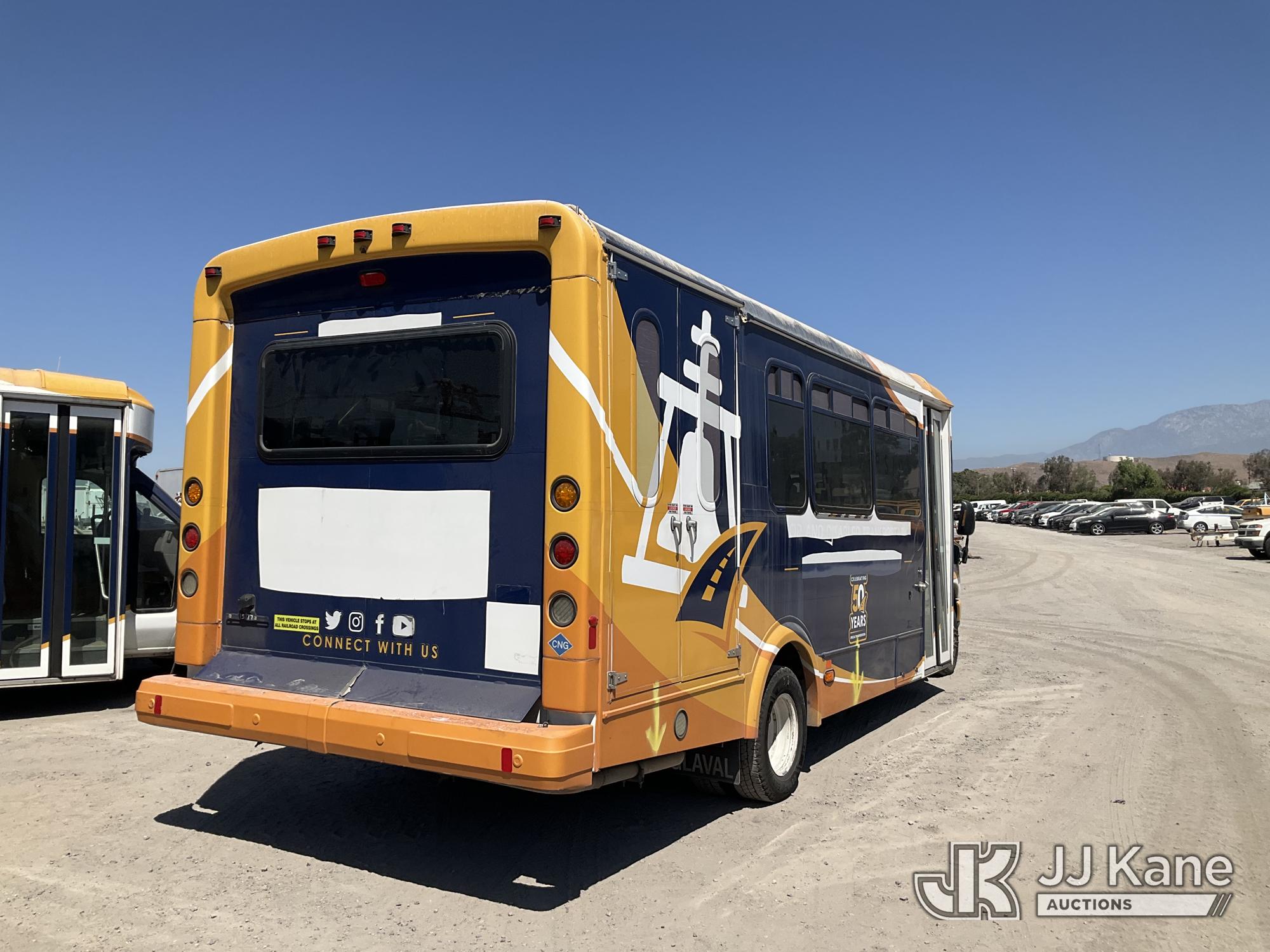2013 Ford Econoline E-450 Passenger Bus (1629813) - photo 3
