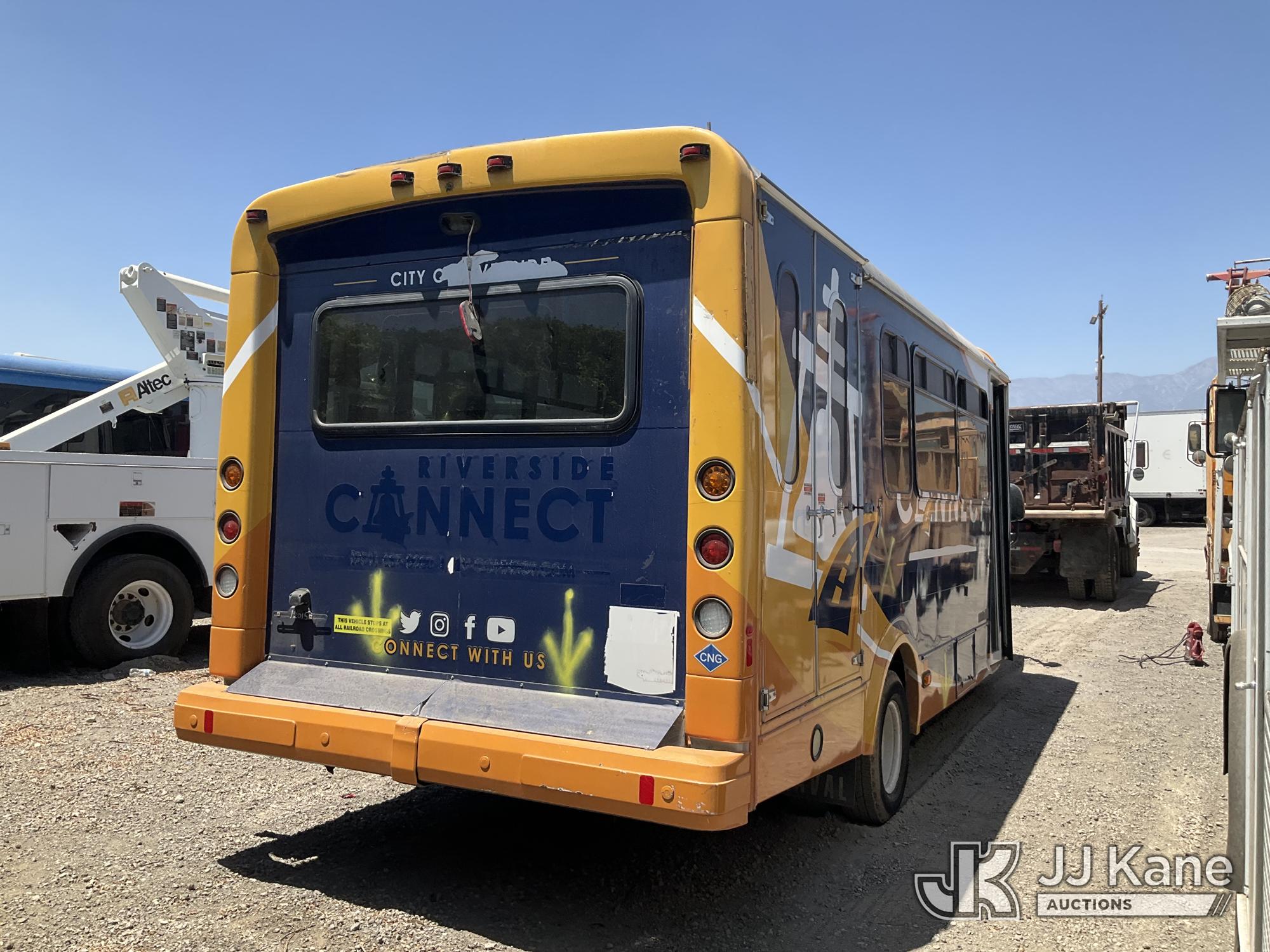 2011 Ford Econoline E-450 Passenger Bus (1629814) - photo 3