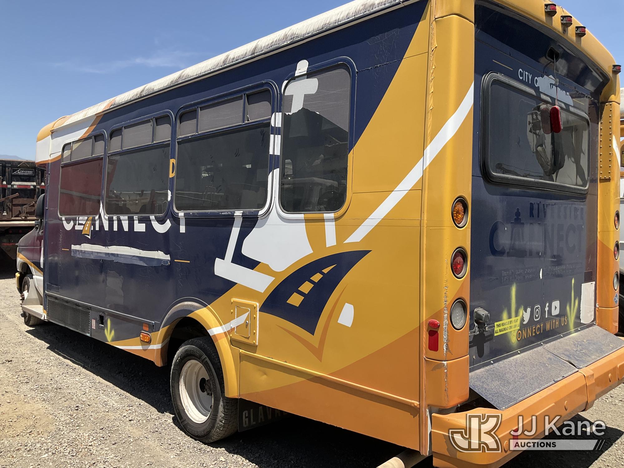 2011 Ford Econoline E-450 Passenger Bus (1629814) - photo 4