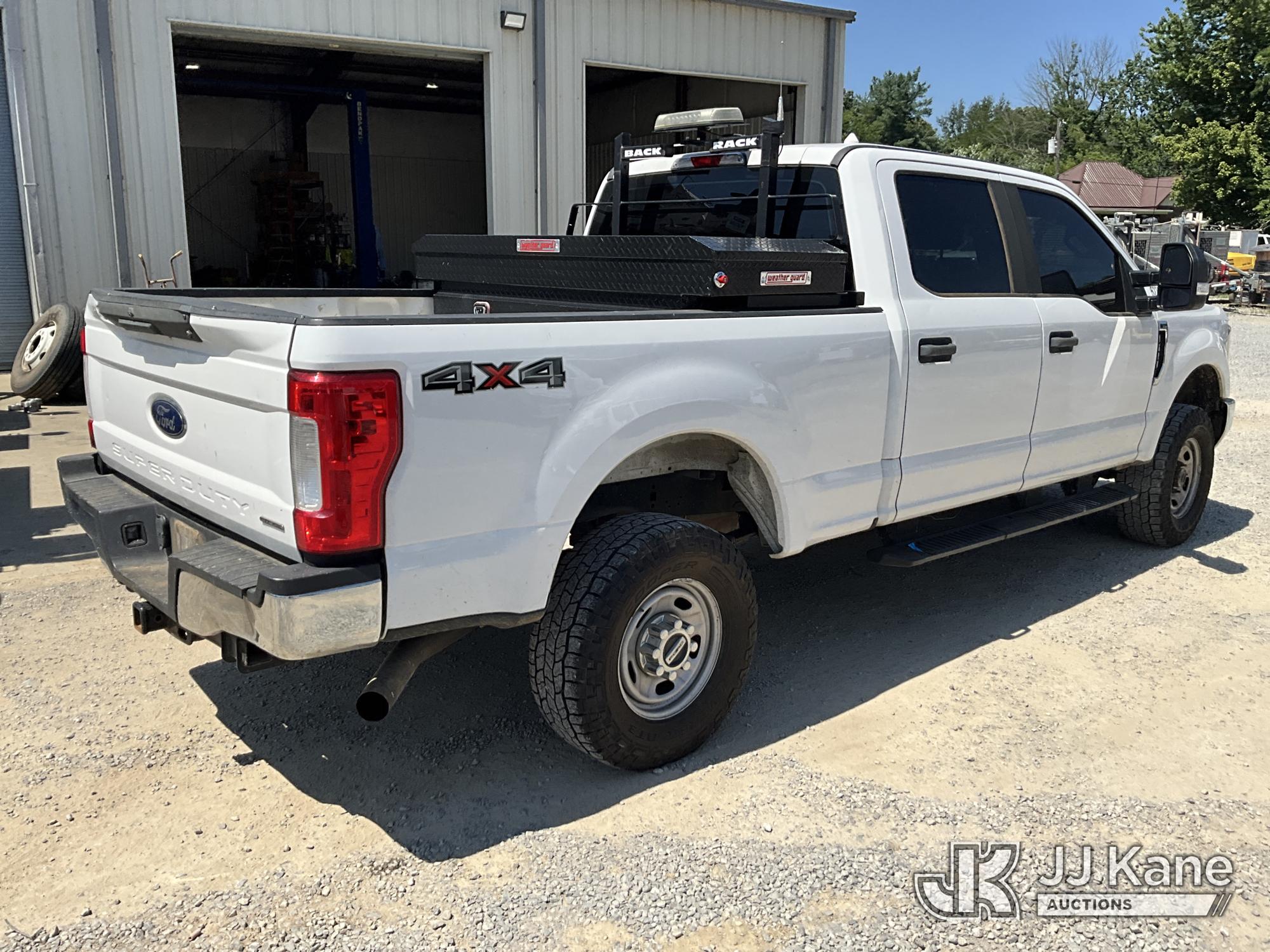 2019 Ford F250 4x4 Crew-Cab Pickup Truck (1630645) - photo 3