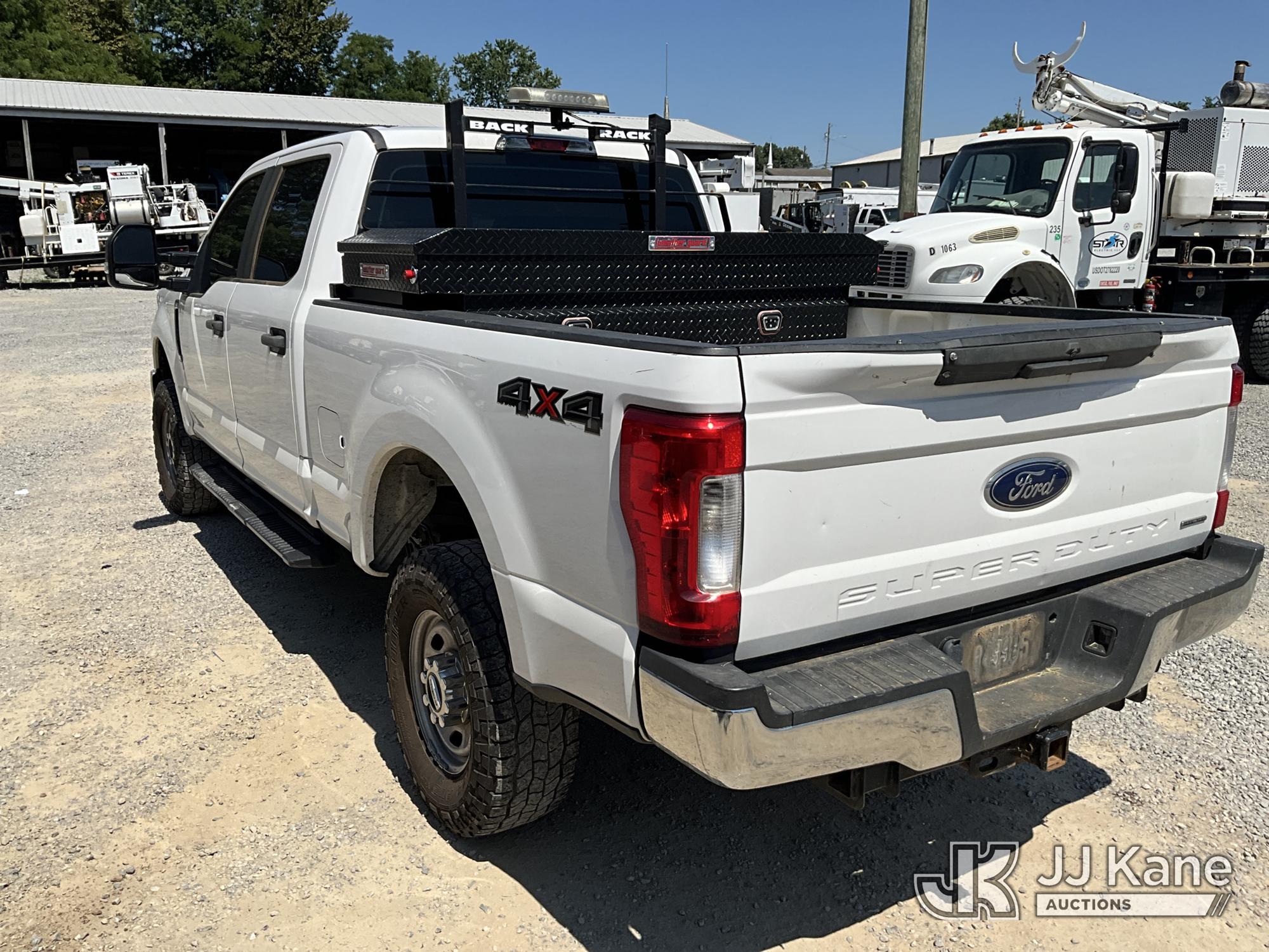 2019 Ford F250 4x4 Crew-Cab Pickup Truck (1630645) - photo 4