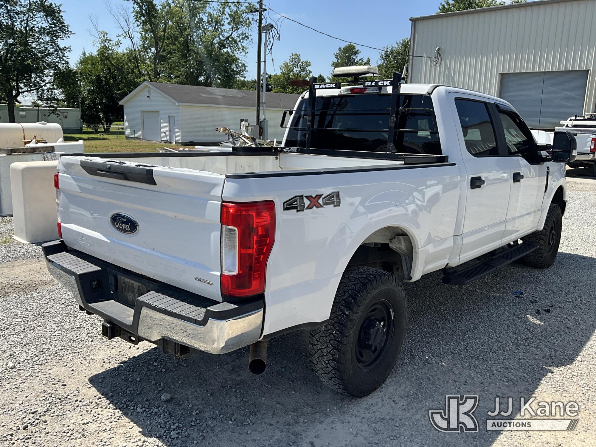 2019 Ford F250 4x4 Crew-Cab Pickup Truck (1630647) - photo 3