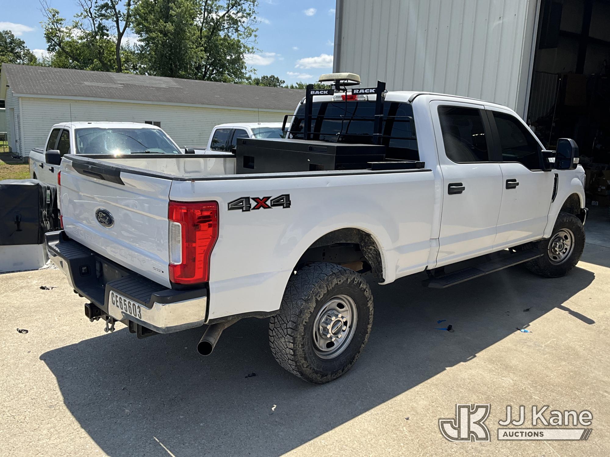 2018 Ford F250 4x4 Crew-Cab Pickup Truck (1630648) - photo 3