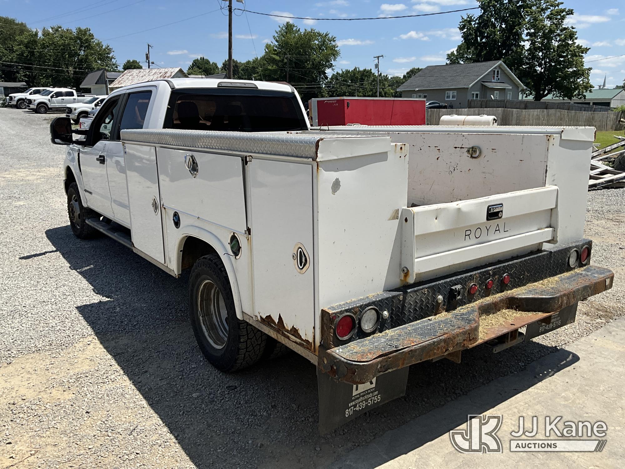 2018 Ford F350 4x4 Crew-Cab Service Truck (1630649) - photo 4