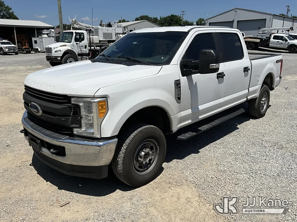 2017 Ford F250 4x4 Crew-Cab Pickup Truck (1630650)