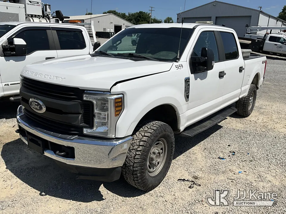 2018 Ford F250 4x4 Crew-Cab Pickup Truck (1630651)