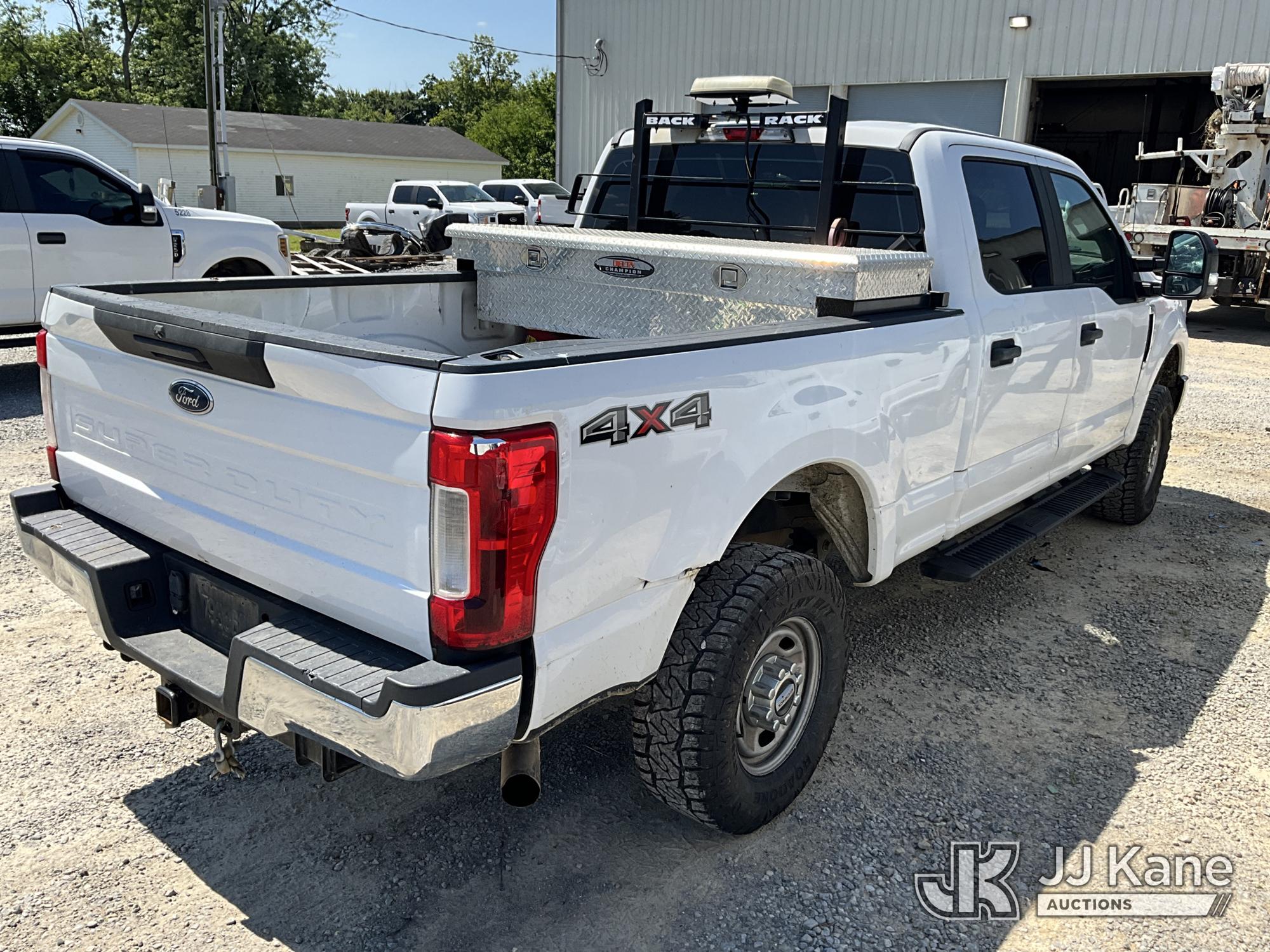 2018 Ford F250 4x4 Crew-Cab Pickup Truck (1630651) - photo 3