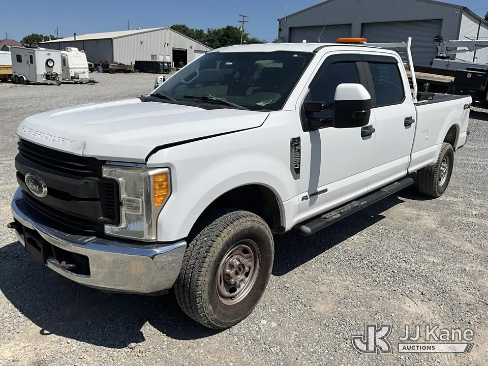 2017 Ford F250 4x4 Crew-Cab Pickup Truck (1630653)