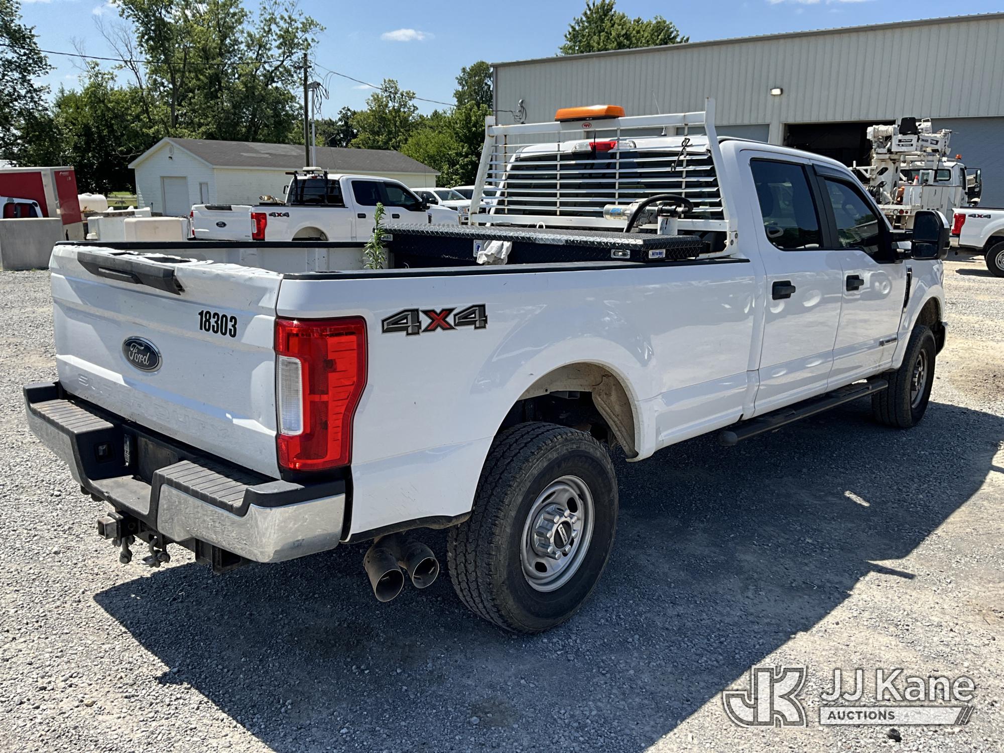 2017 Ford F250 4x4 Crew-Cab Pickup Truck (1630653) - photo 3