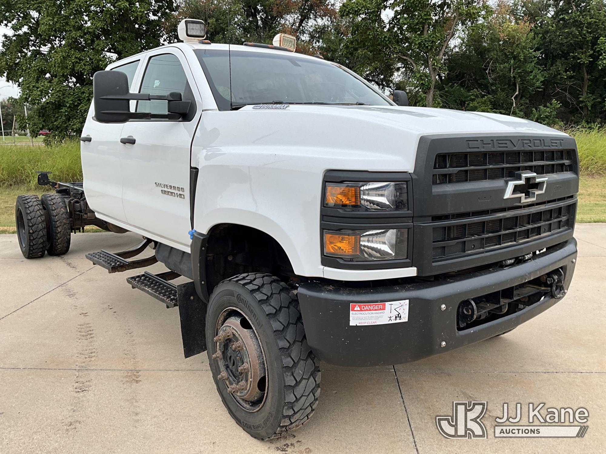 2021 Chevrolet Silverado 6500HD 4x4 Crew-Cab Chassis (1630906) - photo 2