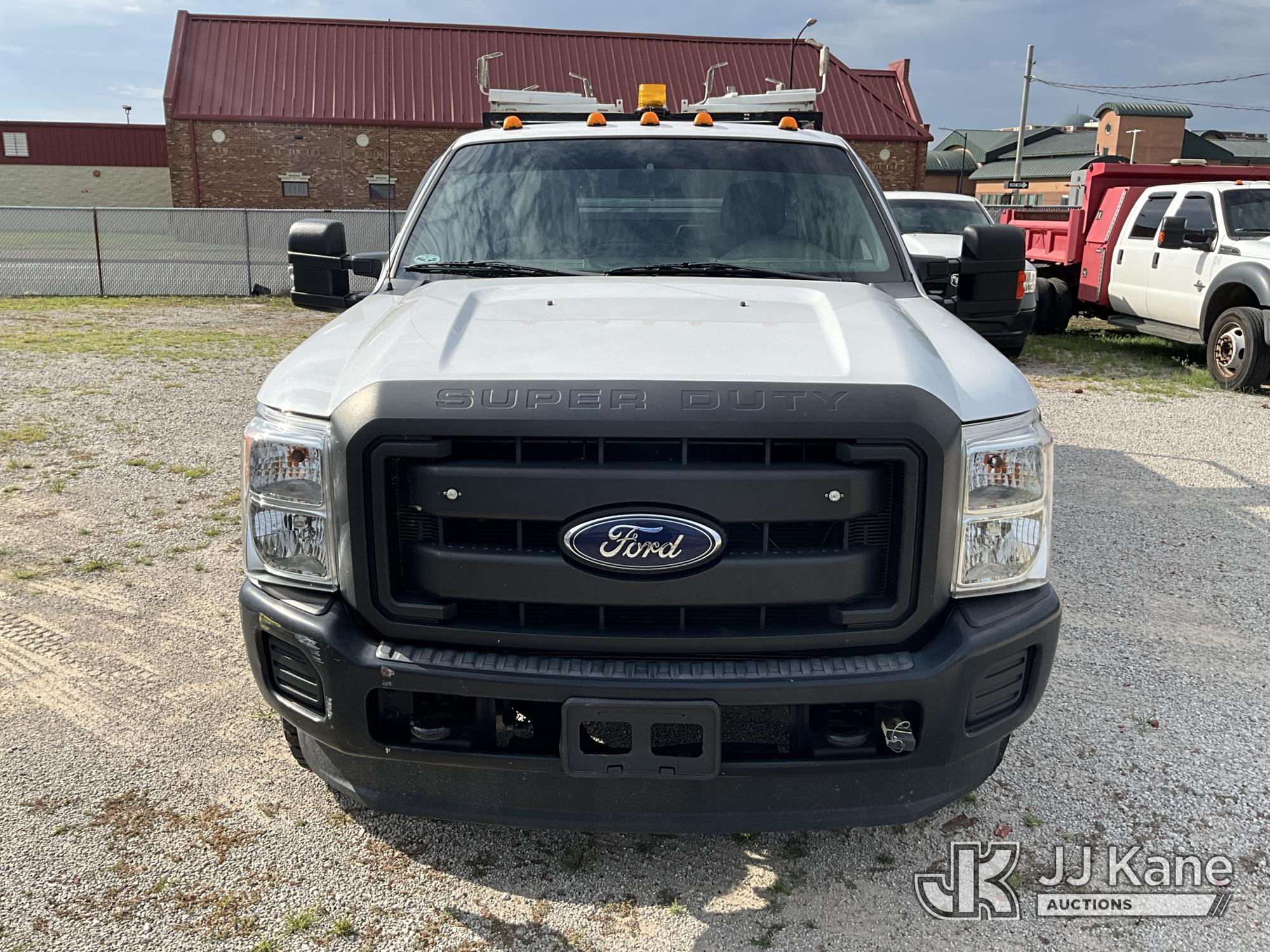 2015 Ford F350 4x4 Extended-Cab Enclosed Service Truck (1630972) - photo 2