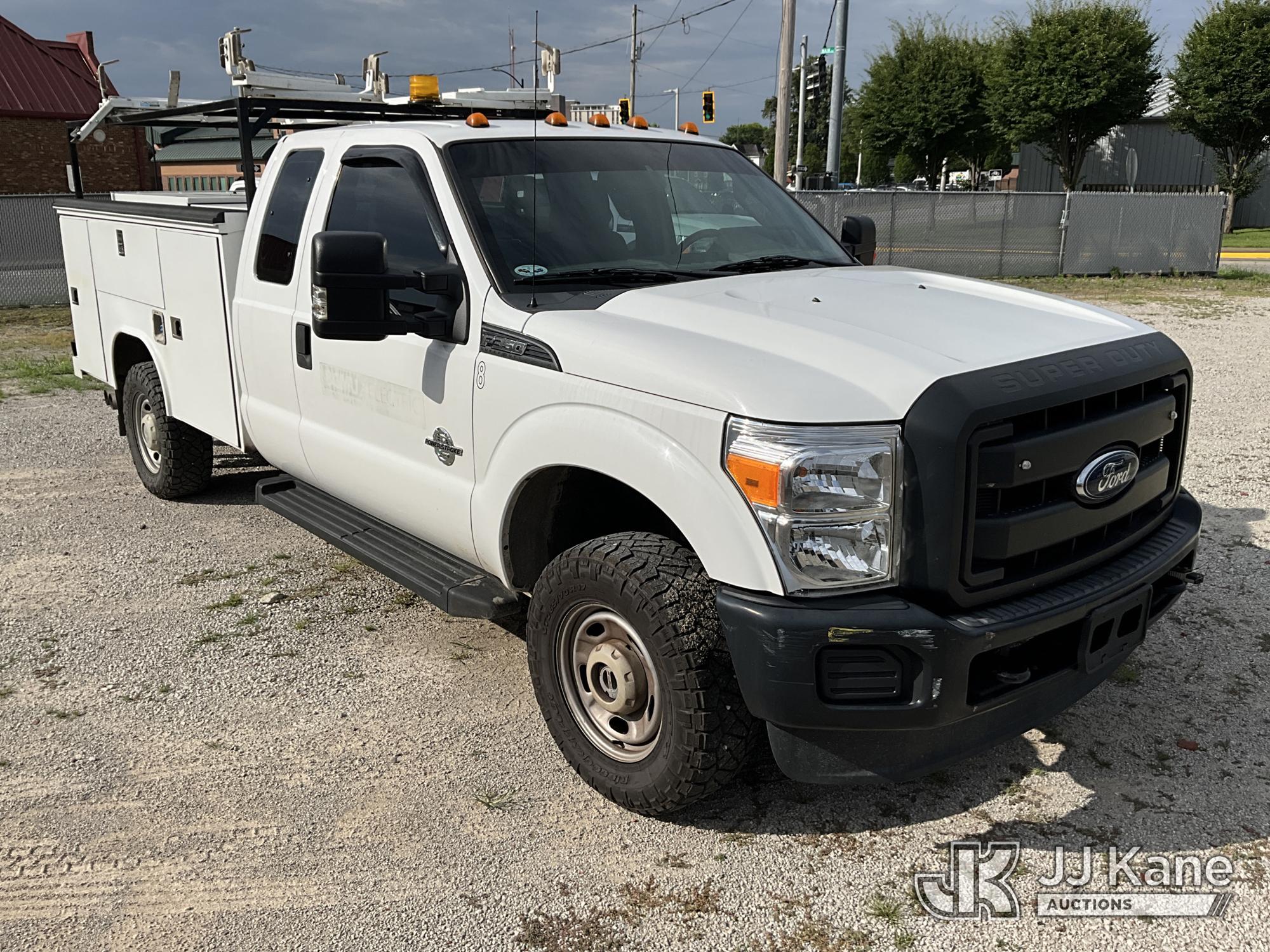 2015 Ford F350 4x4 Extended-Cab Enclosed Service Truck (1630972) - photo 3