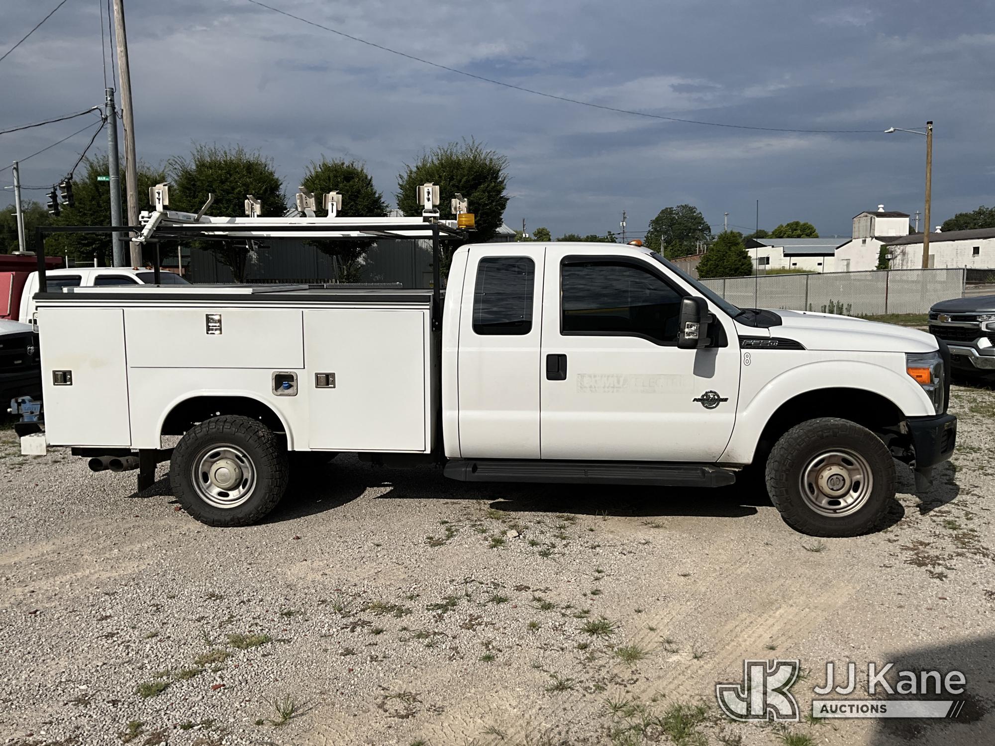 2015 Ford F350 4x4 Extended-Cab Enclosed Service Truck (1630972) - photo 4