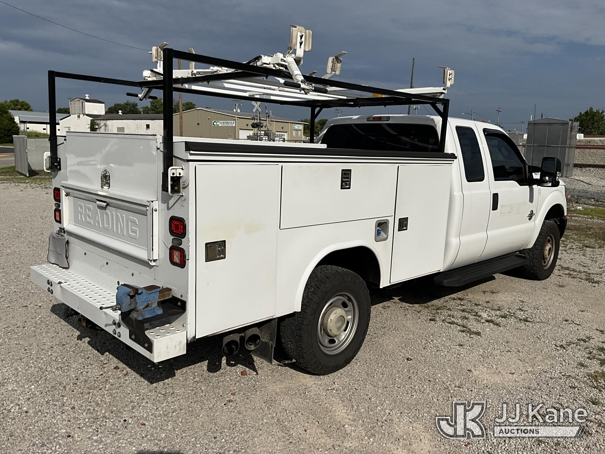 2015 Ford F350 4x4 Extended-Cab Enclosed Service Truck (1630972) - photo 5