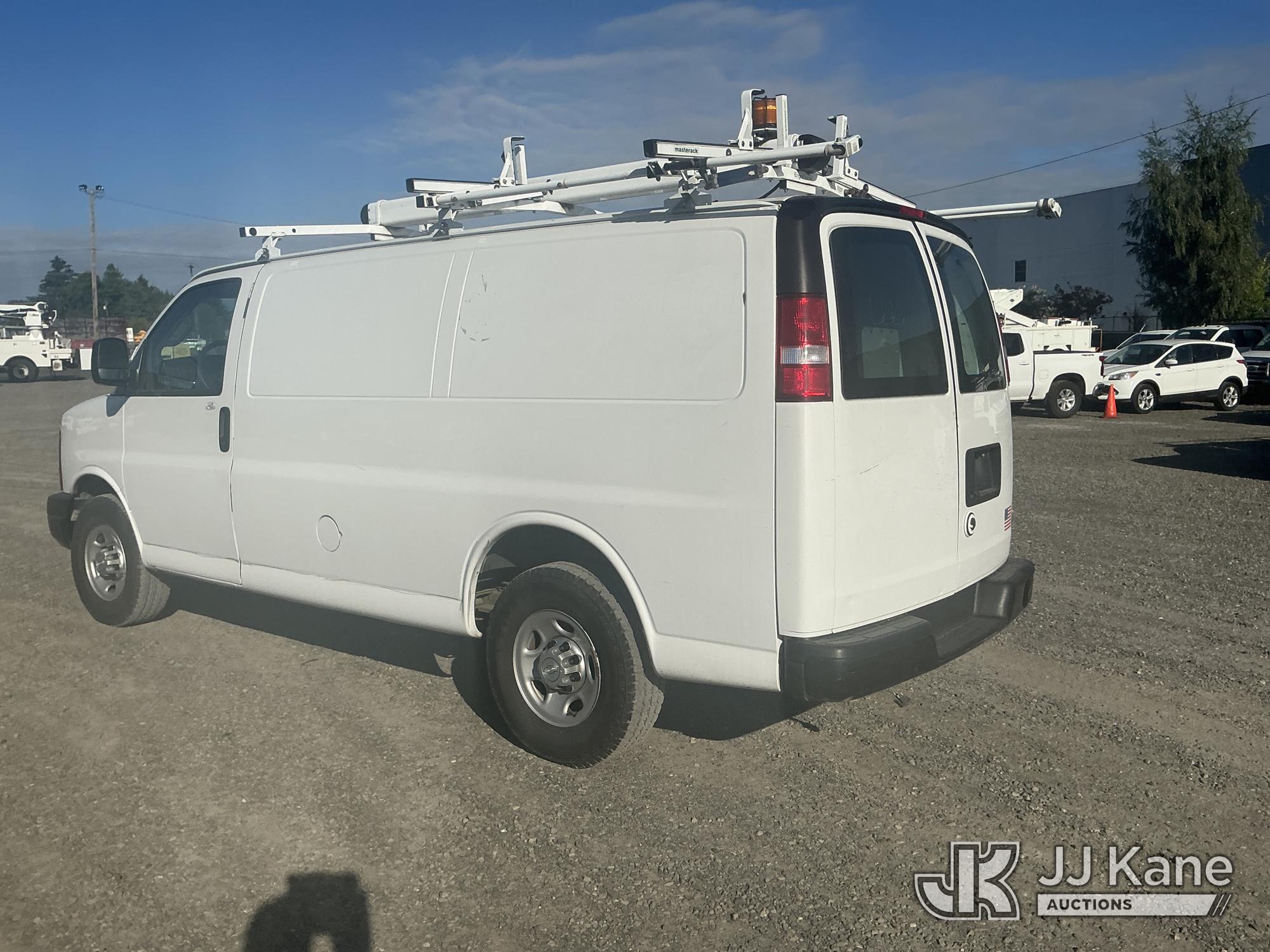 2016 Chevrolet Express G2500 Cargo Van (1631119) - photo 4