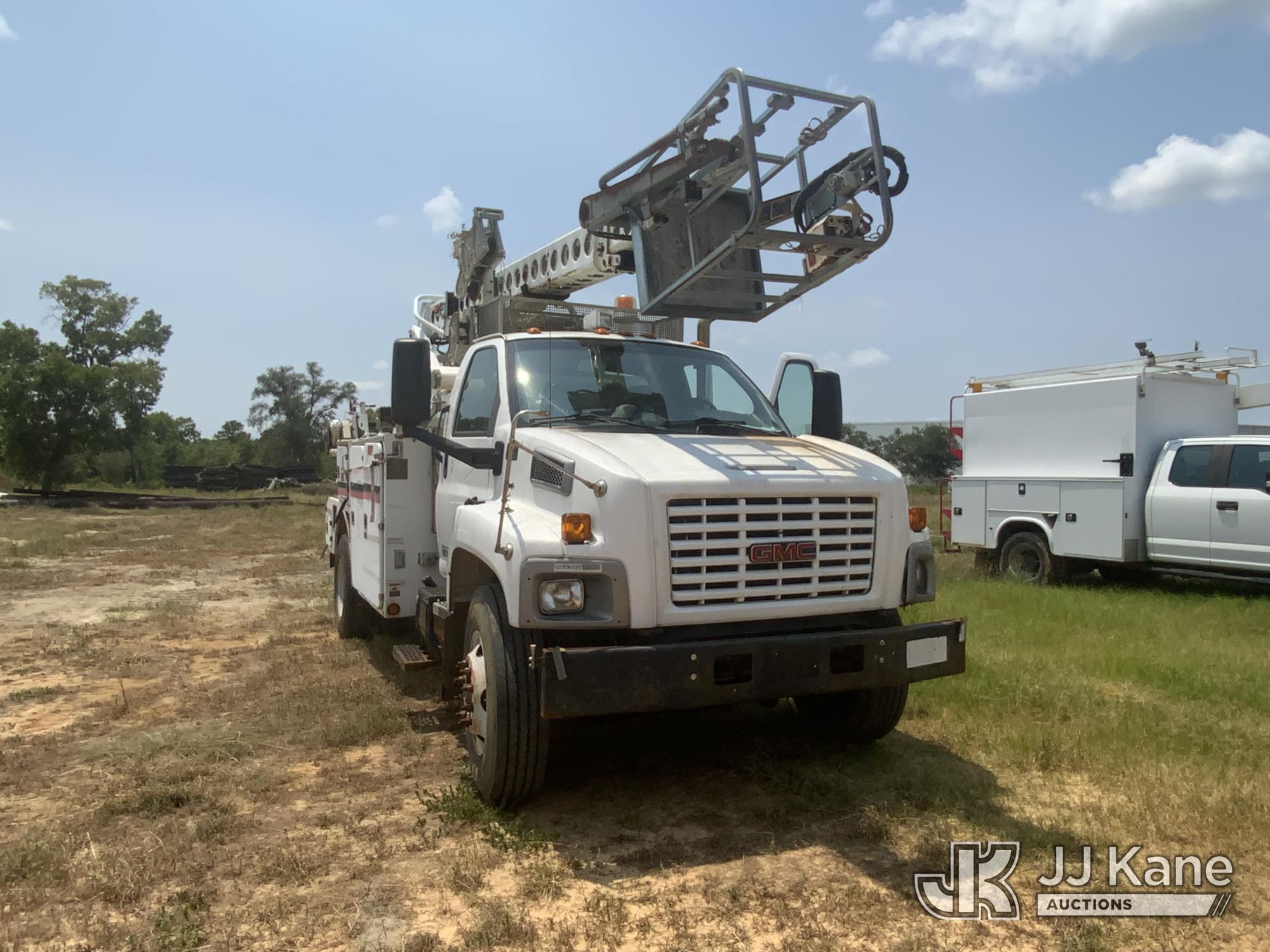 Altec A-T40C Telescopic Non-Insulated Cable Placing Bucket Truck On 2005 GMC C8500 Utility Truck (1631201) - photo 2