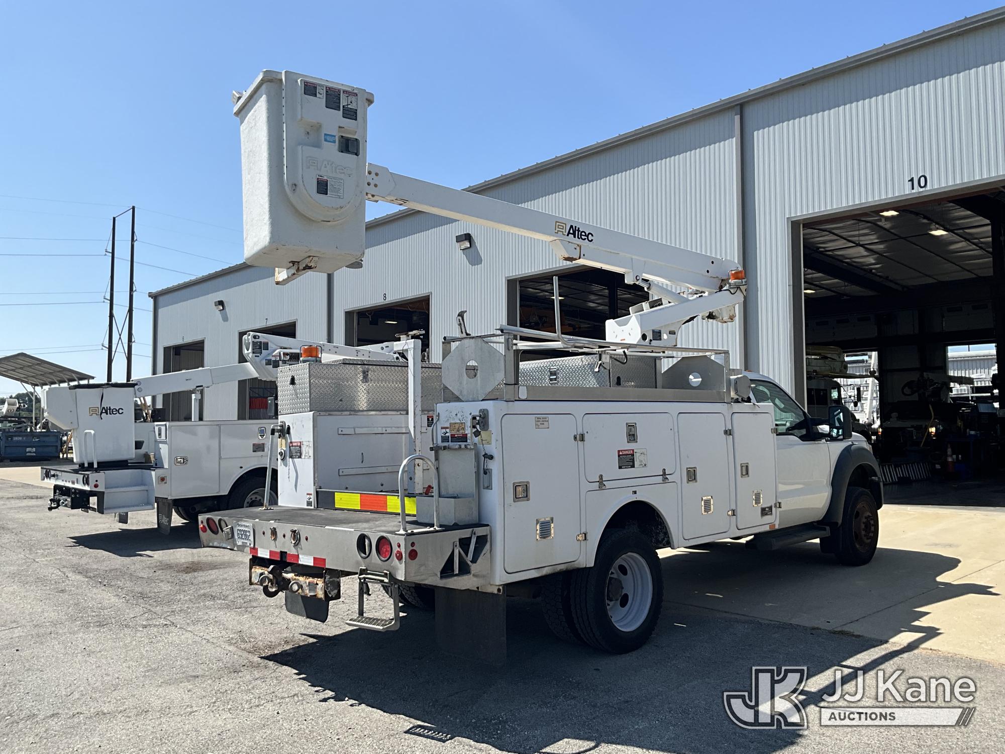 Altec AT200A Telescopic Non-Insulated Bucket Truck On 2013 Ford F450 Service Truck (1631213) - photo 3