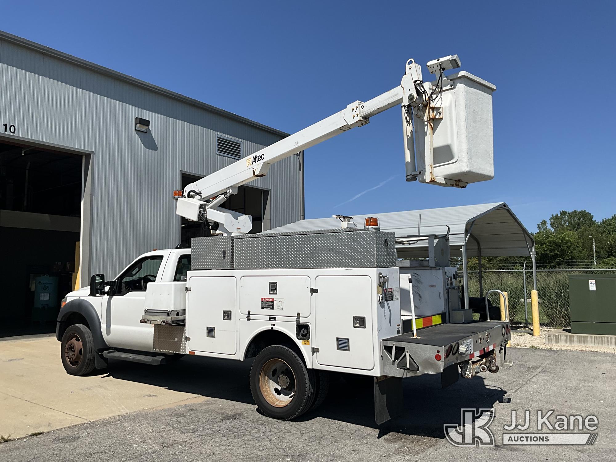 Altec AT200A Telescopic Non-Insulated Bucket Truck On 2013 Ford F450 Service Truck (1631213) - photo 4