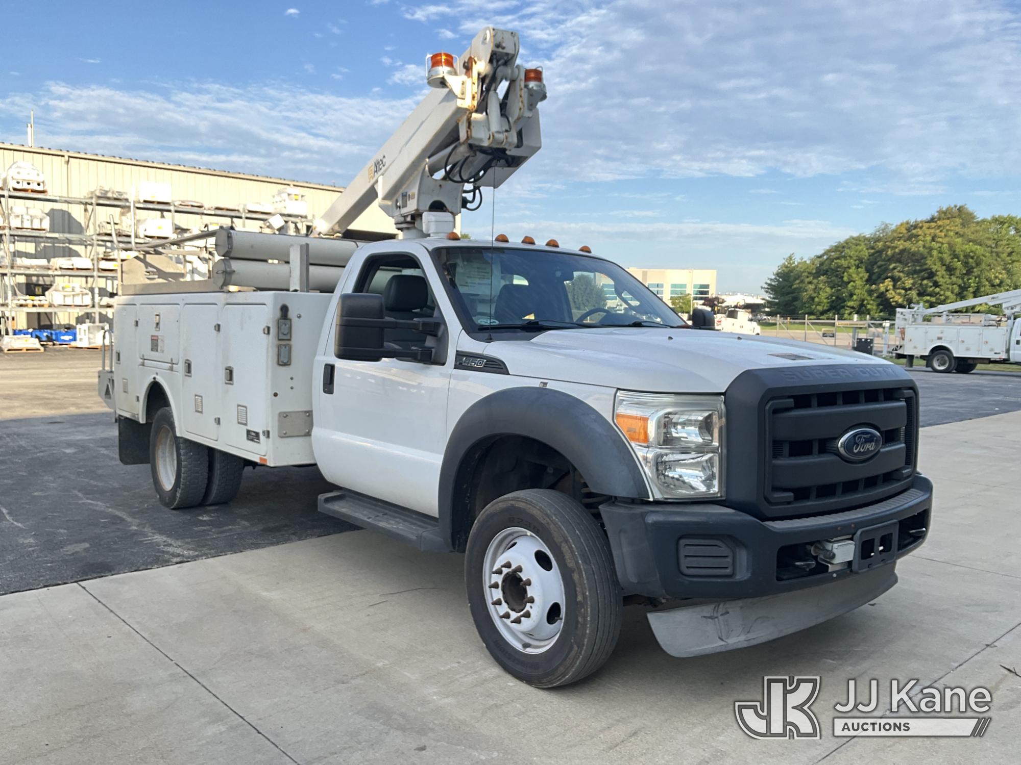 Altec AT200A Telescopic Non-Insulated Bucket Truck On 2013 Ford F-450 SD Service Truck (1631214) - photo 2