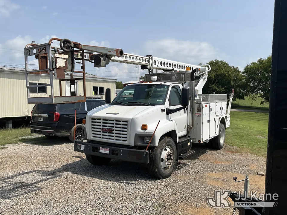 Altec AT40C Telescopic Non-Insulated Cable Placing Bucket Truck On 2005 GMC C8500 Utility Truck (1631215)