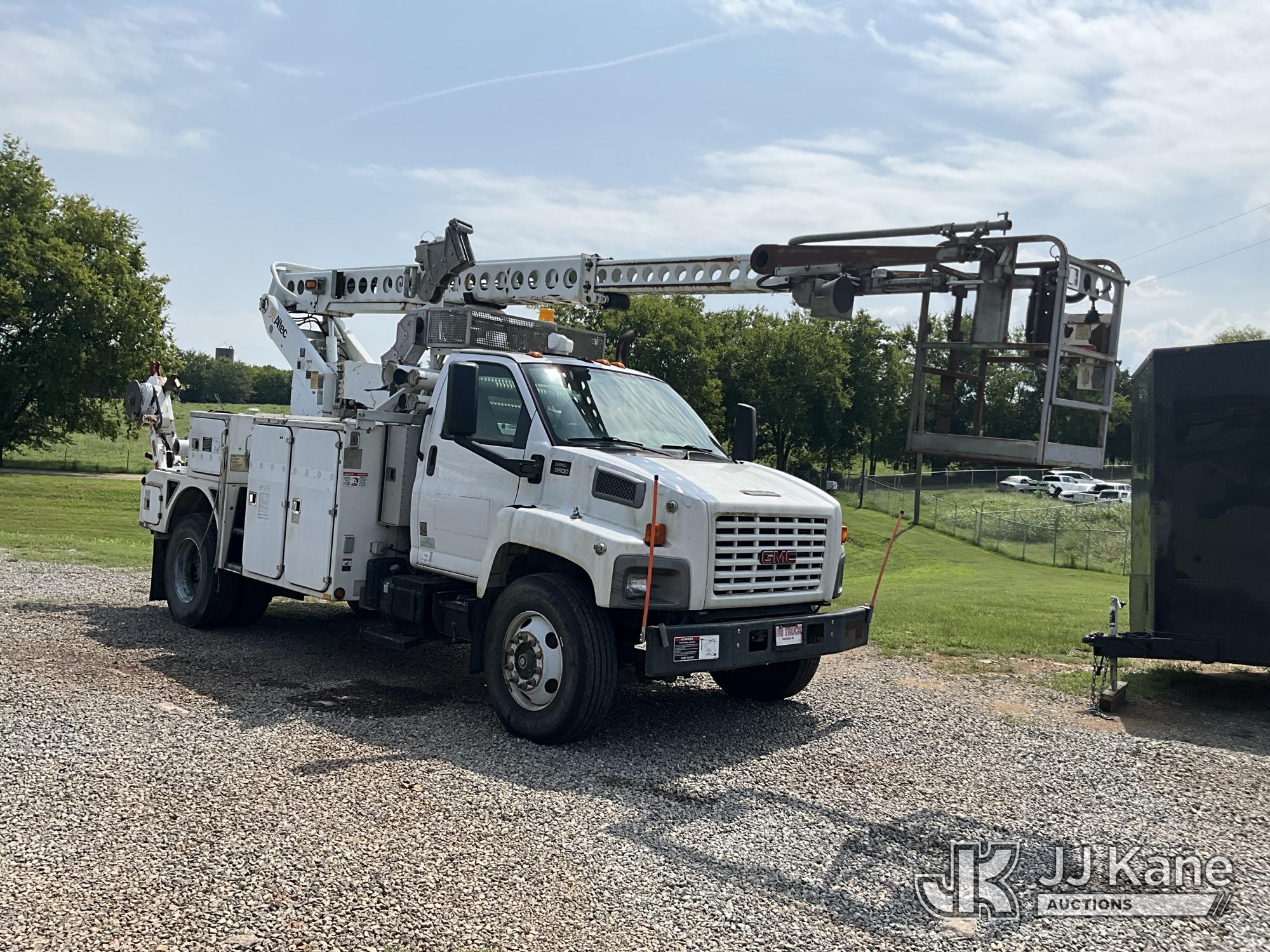 Altec AT40C Telescopic Non-Insulated Cable Placing Bucket Truck On 2005 GMC C8500 Utility Truck (1631215) - photo 2