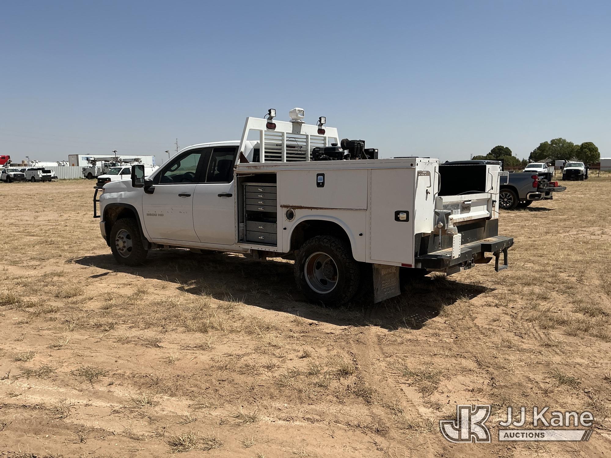 2020 Chevrolet Silverado 3500HD Extended-Cab Service Truck (1631265) - photo 4