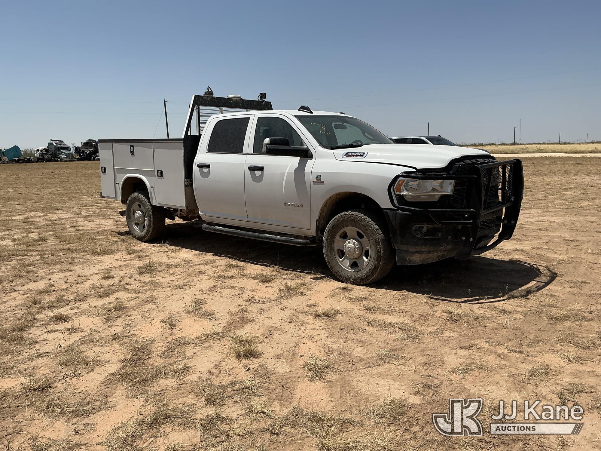 2022 RAM 3500 Crew-Cab Service Truck (1631267) - photo 2