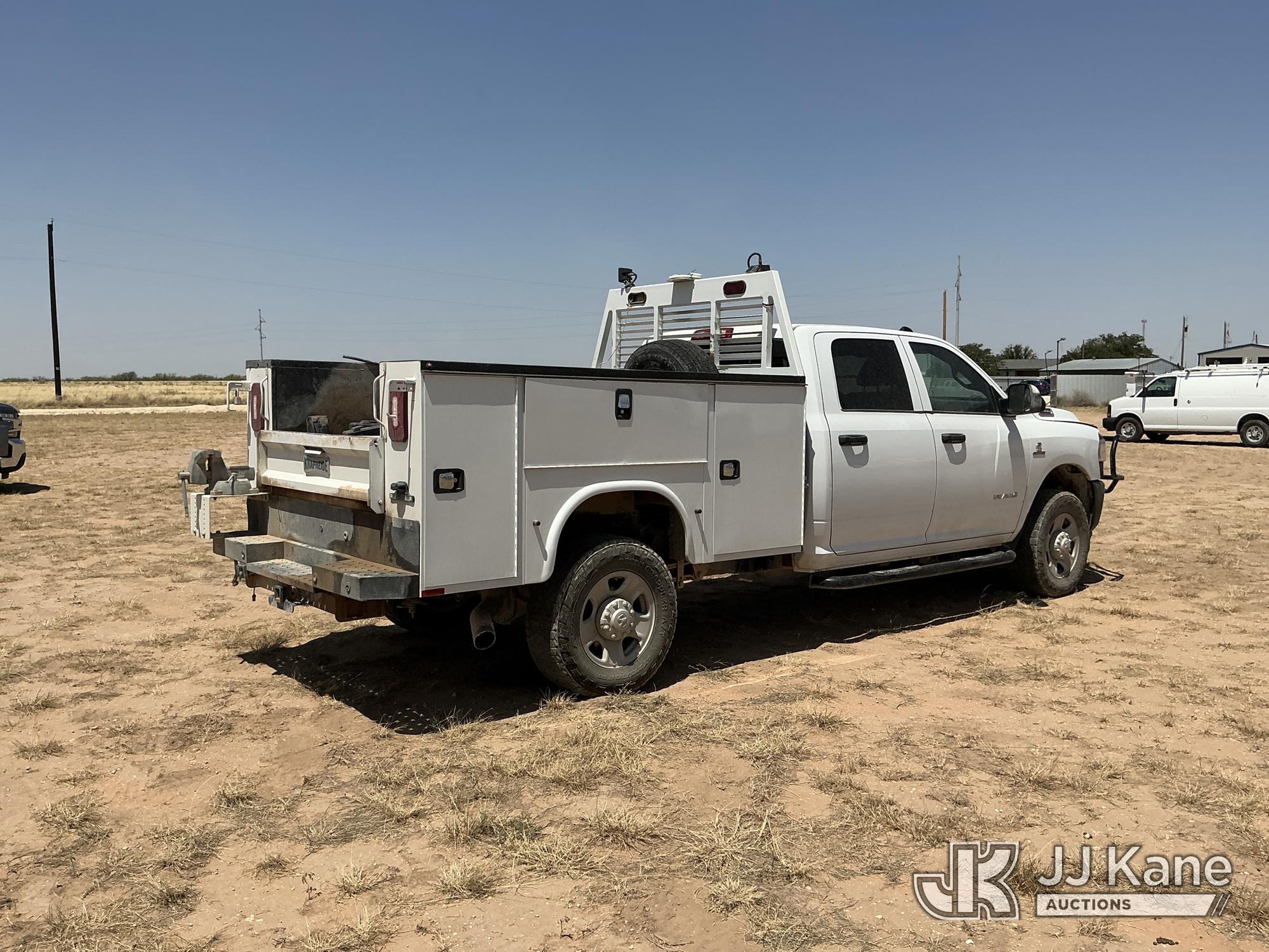 2022 RAM 3500 Crew-Cab Service Truck (1631267) - photo 3