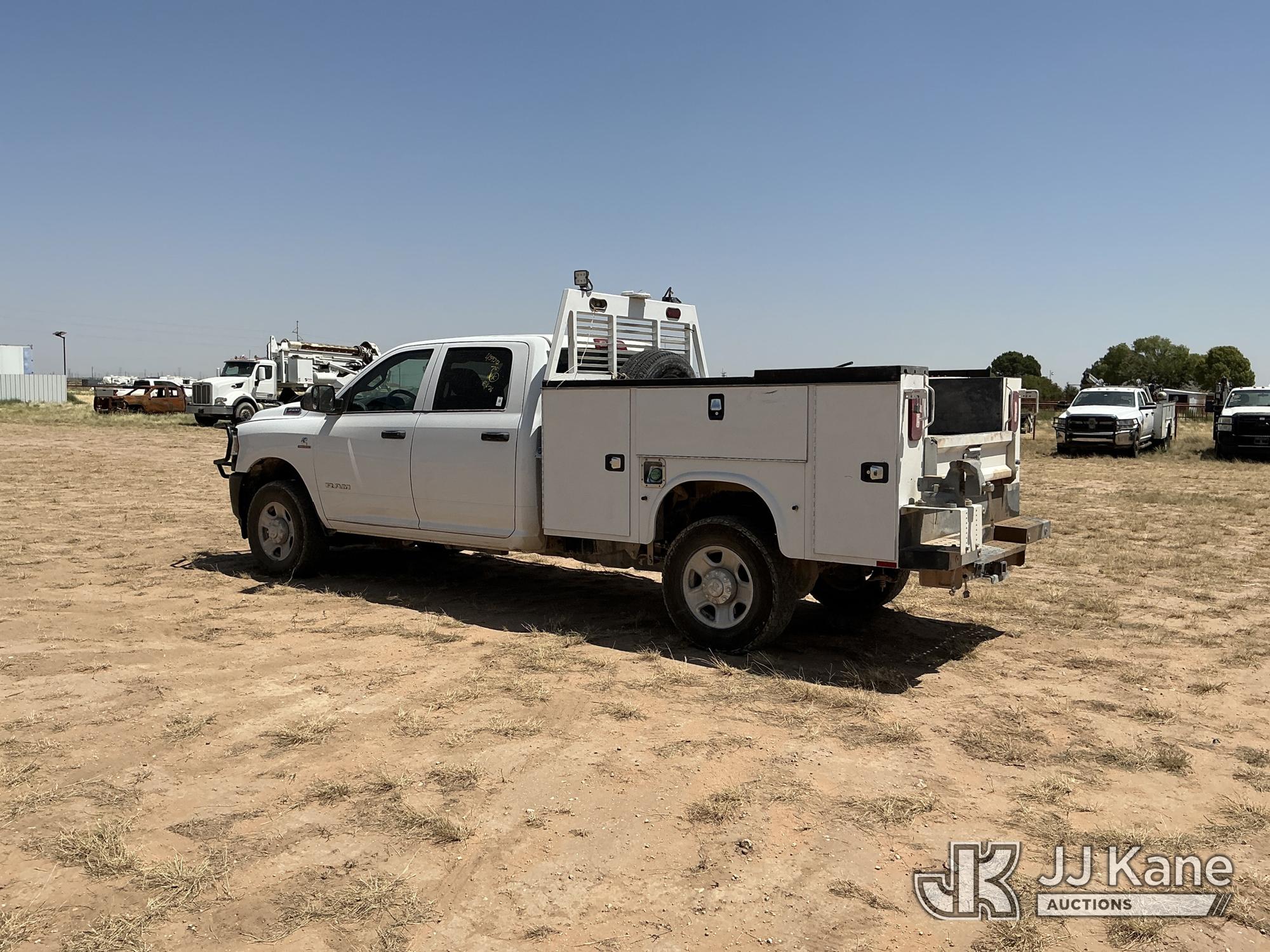 2022 RAM 3500 Crew-Cab Service Truck (1631267) - photo 4