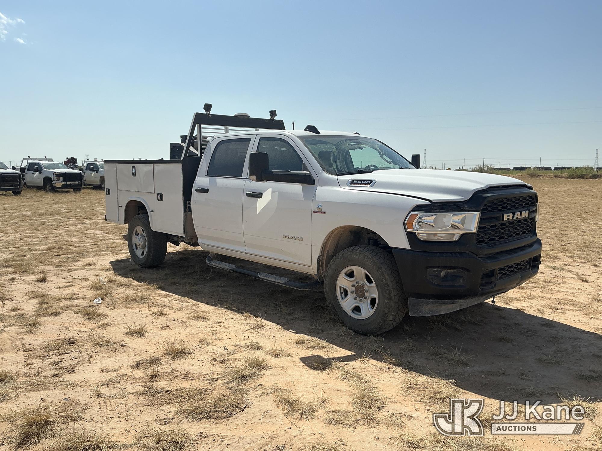 2022 Ram 3500 4x4 Crew-Cab Service Truck (1631268) - photo 2