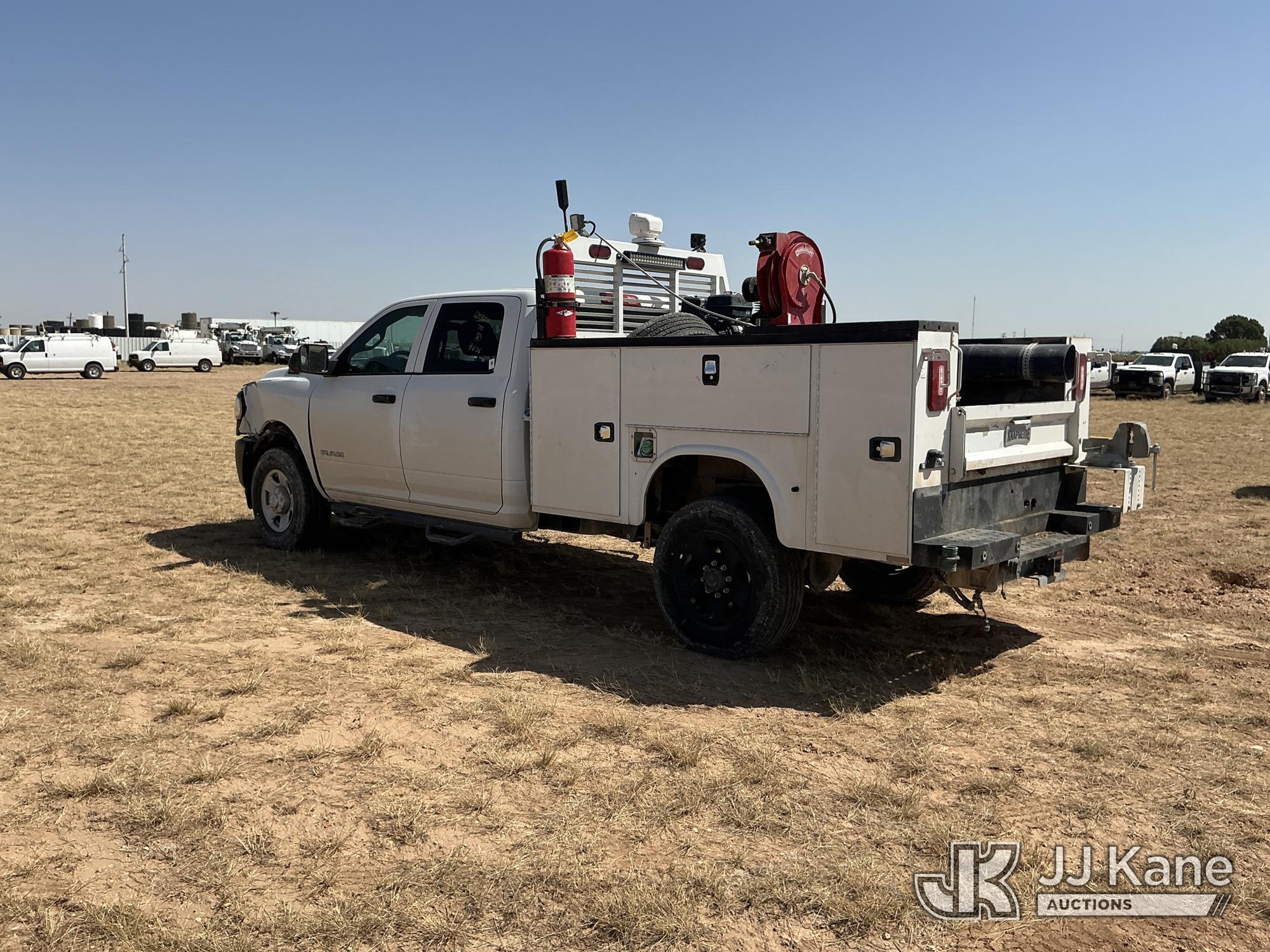 2022 Ram 3500 4x4 Crew-Cab Service Truck (1631269) - photo 4