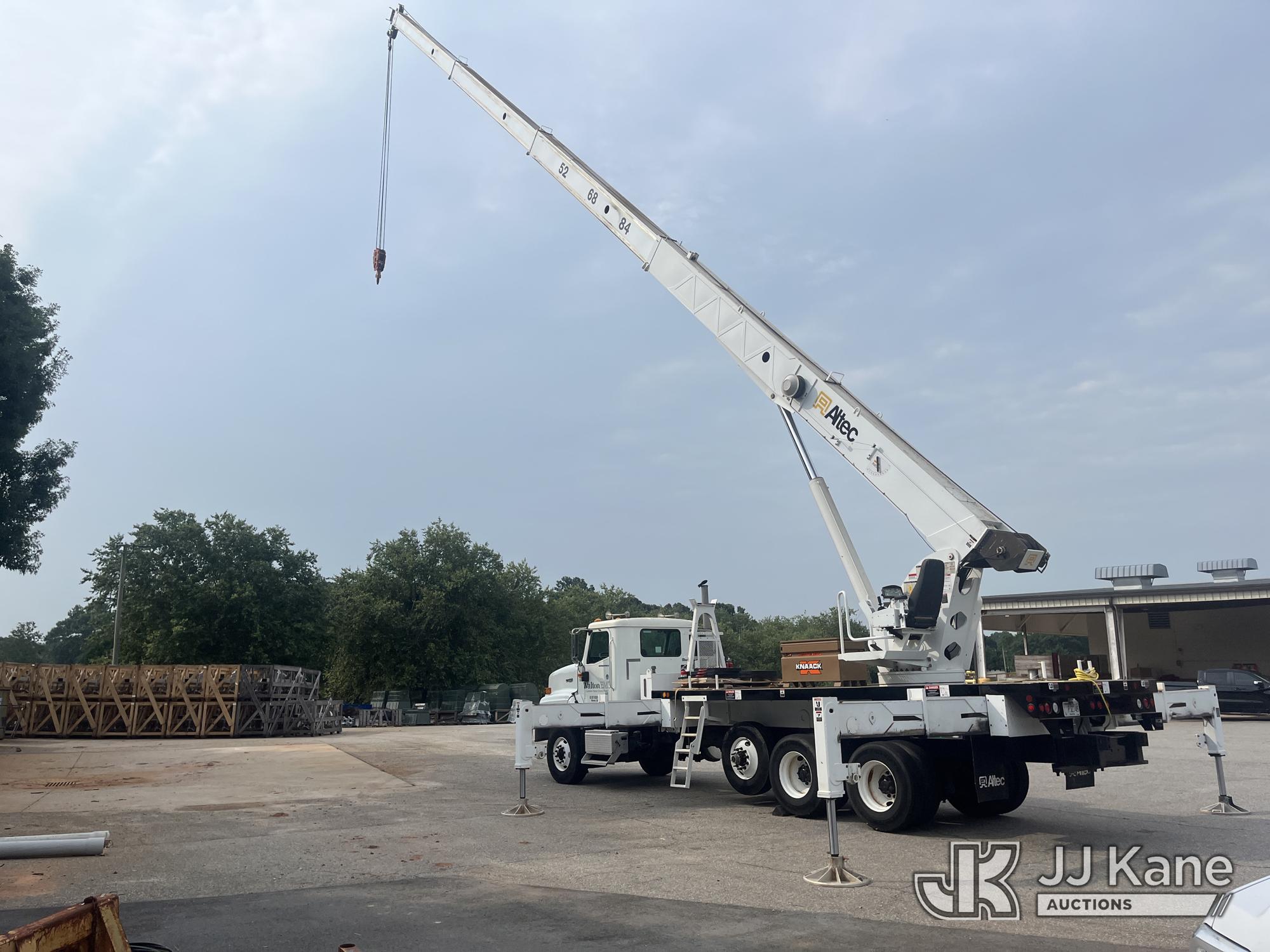 Altec AC38-103S, 38 Ton Hydraulic Crane On 2007 International 5600i Flatbed Truck (1631303) - photo 2