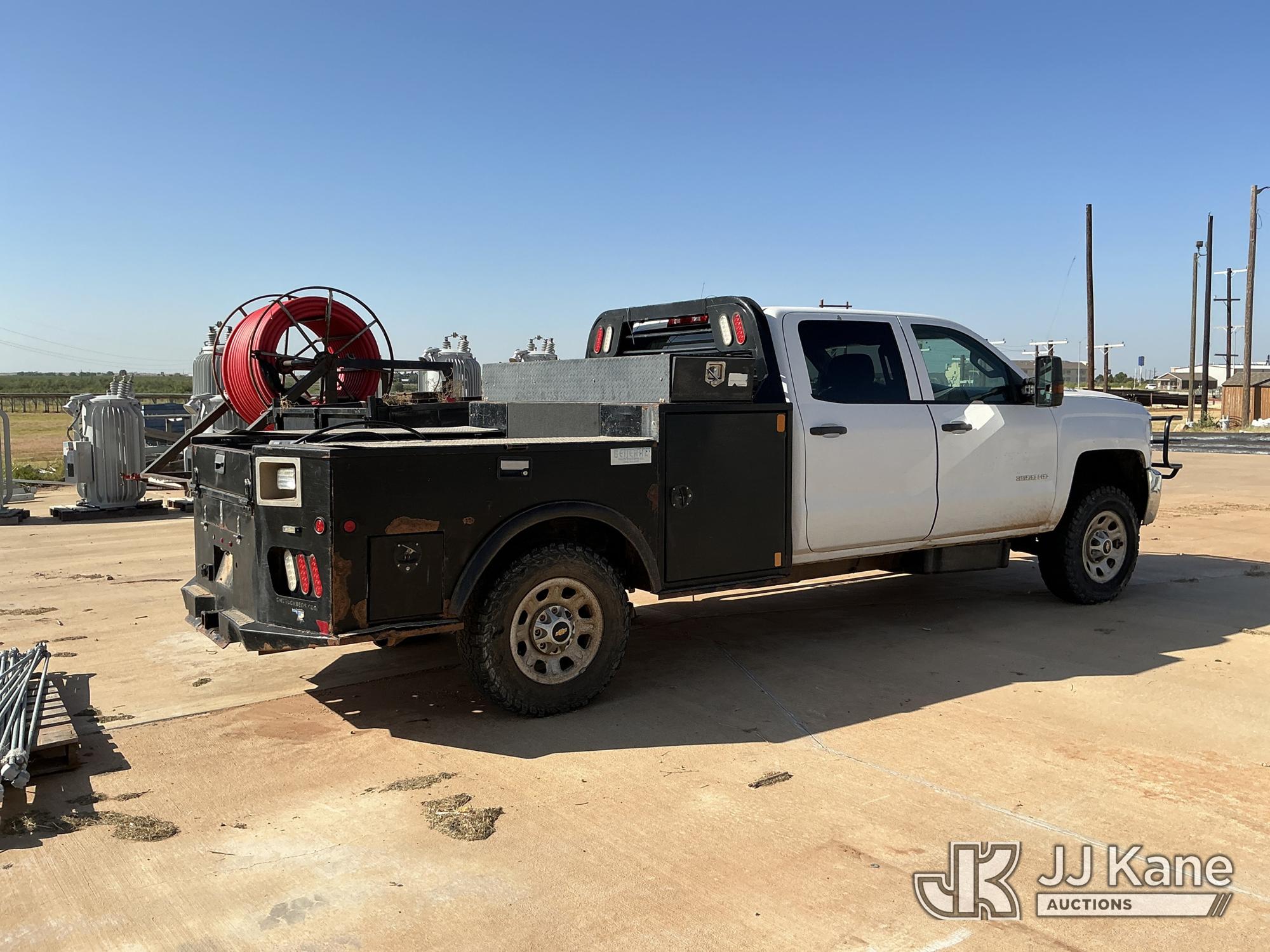 2015 Chevrolet Silverado 3500HD Crew-Cab Service Truck (1631352) - photo 3