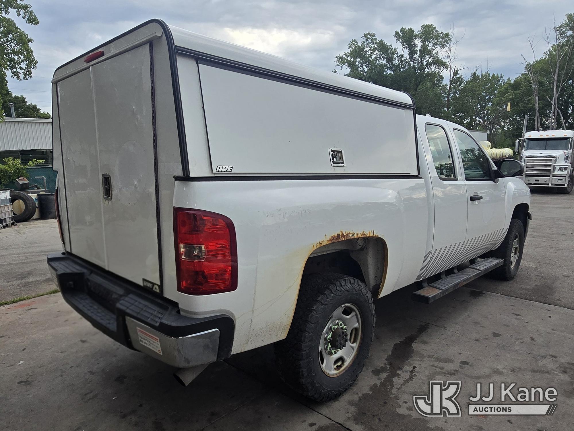 2011 Chevrolet Silverado 2500HD Extended-Cab Pickup Truck (1631511) - photo 3