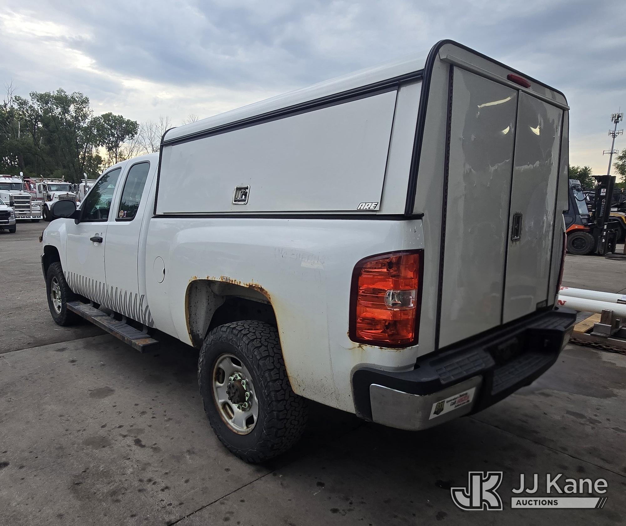 2011 Chevrolet Silverado 2500HD Extended-Cab Pickup Truck (1631511) - photo 4