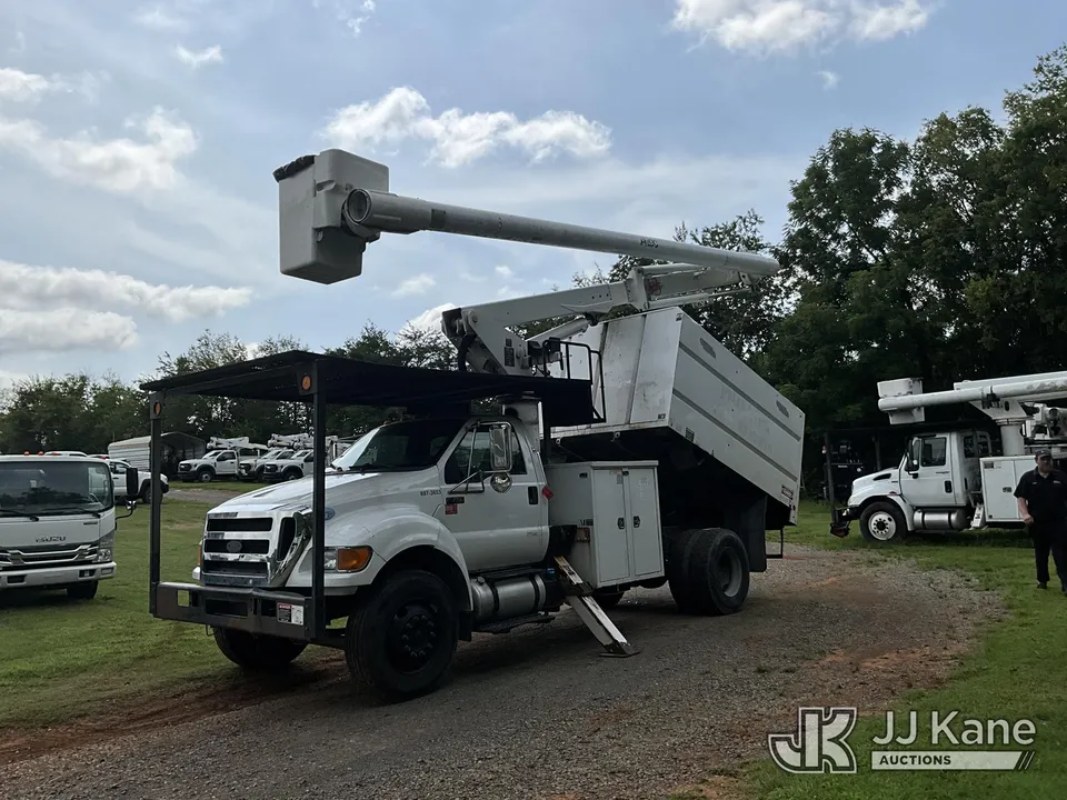 Altec LR756 Over-Center Bucket Truck On 2013 Ford F-750 Chipper Dump Truck (1631643)