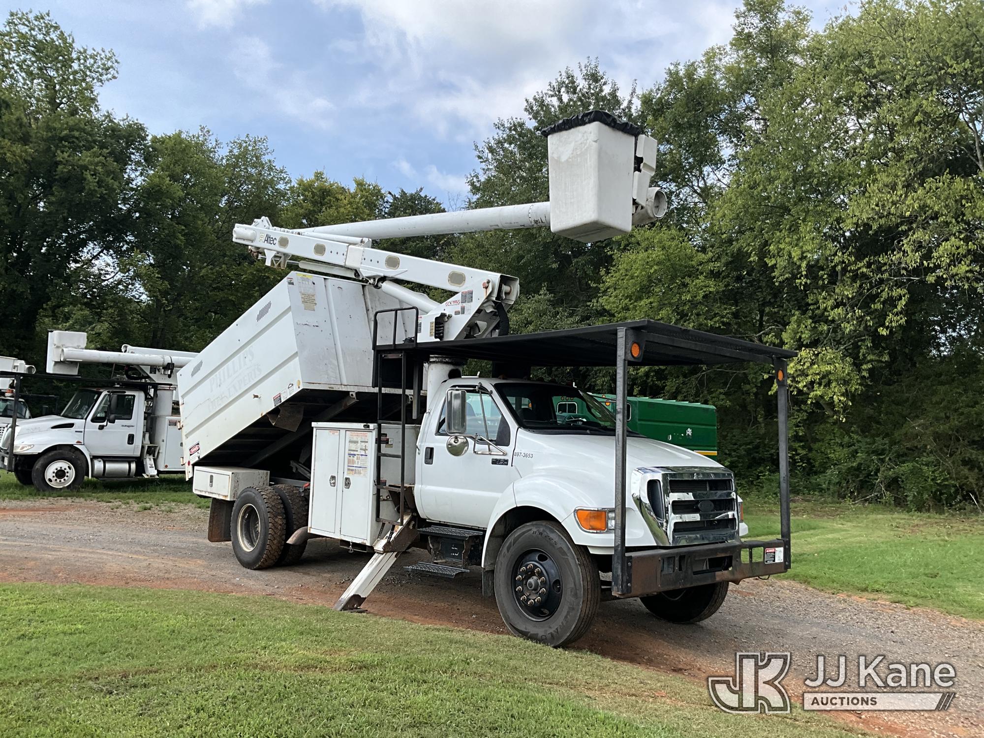 Altec LR756 Over-Center Bucket Truck On 2013 Ford F-750 Chipper Dump Truck (1631643) - photo 2