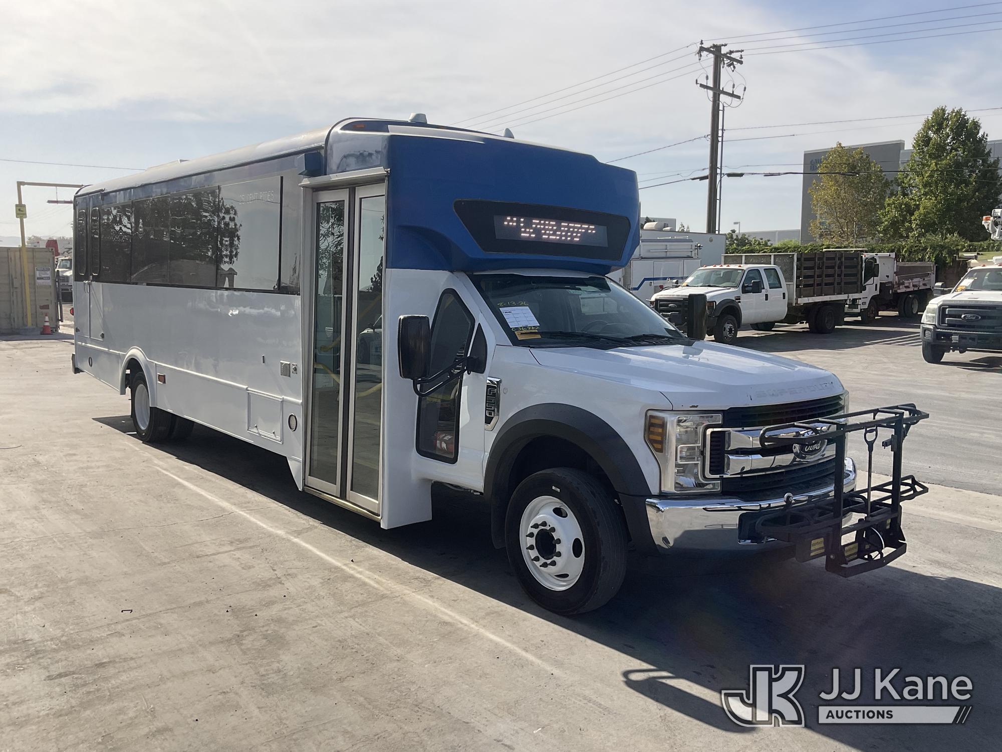 2019 Ford F-550 Passenger Bus (1631694) - photo 2