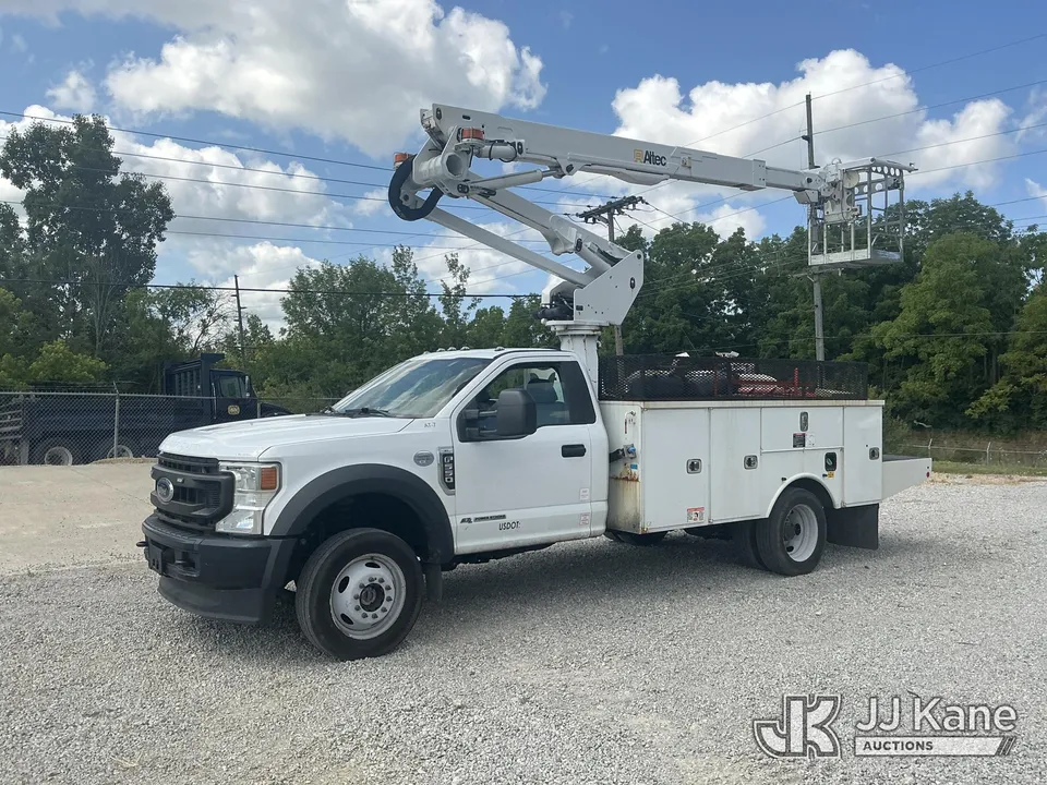 Altec AT238P Articulating & Telescopic Non-Insulated Bucket Truck On 2021 Ford F-550 Service Truck (1631814)