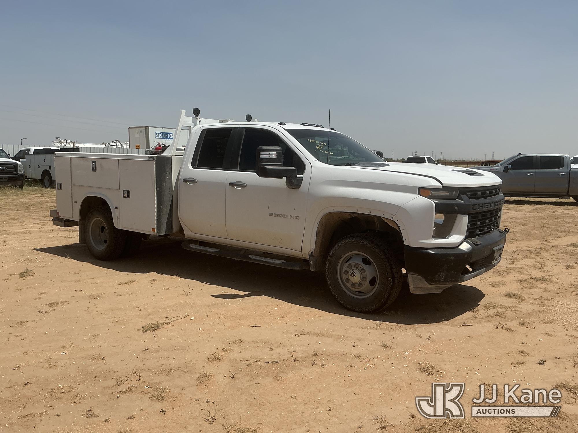 2020 Chevrolet Silverado 3500HD Crew-Cab Service Truck (1631952) - photo 2