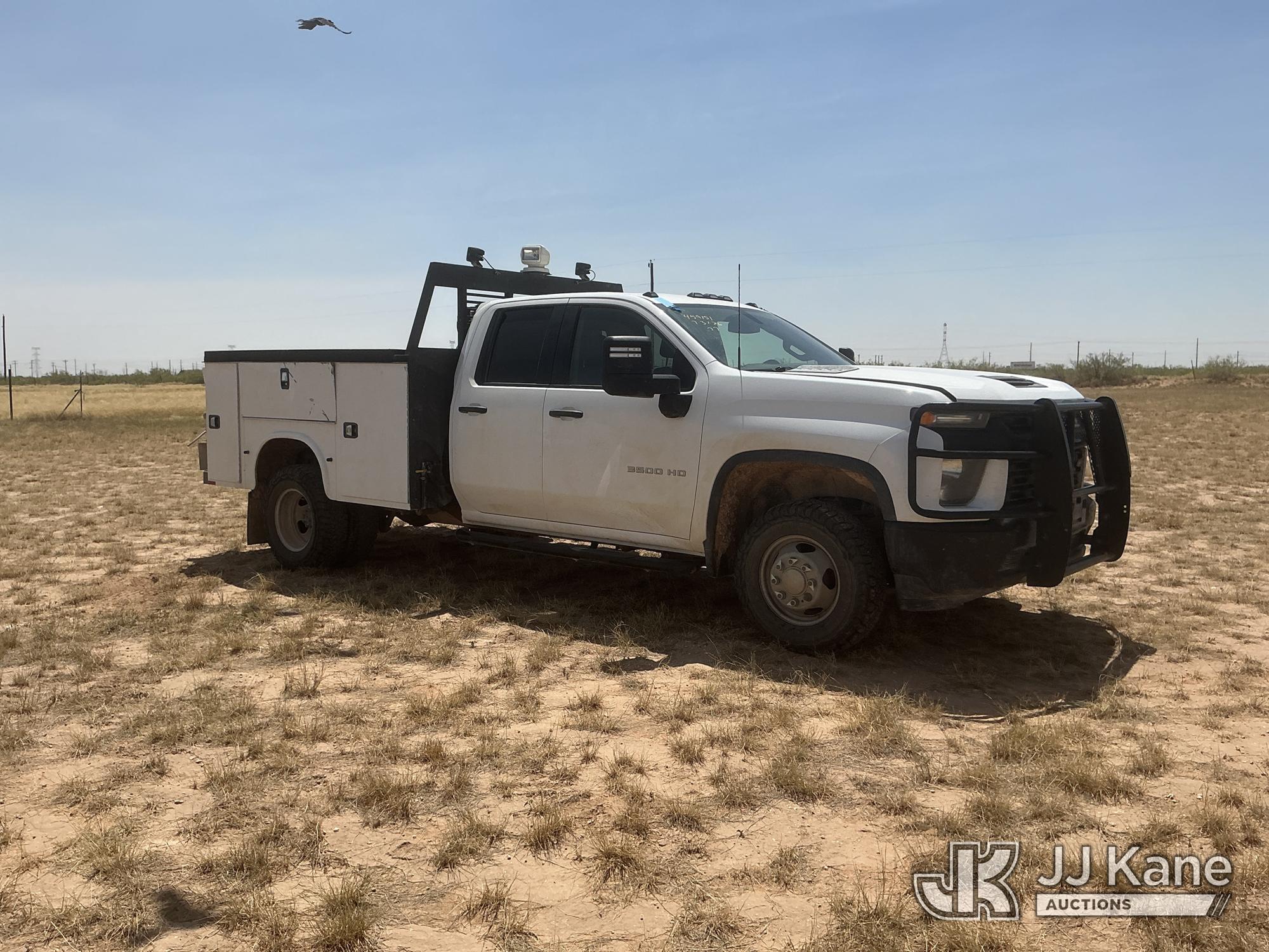 2023 Chevrolet Silverado 3500HD Crew-Cab Service Truck (1631953) - photo 2