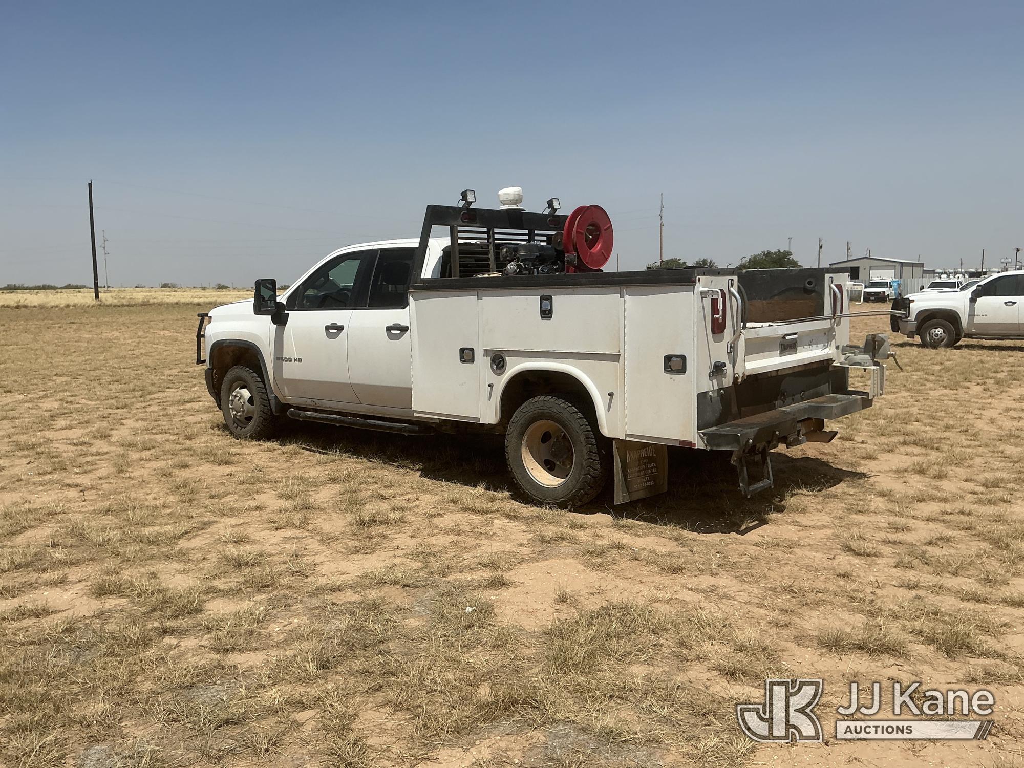 2023 Chevrolet Silverado 3500HD Crew-Cab Service Truck (1631953) - photo 4