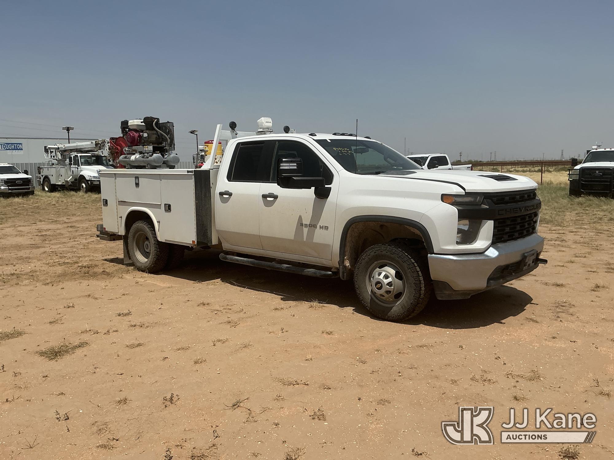 2020 Chevrolet Silverado 3500HD 4x4 Extended-Cab Service Truck (1631954) - photo 2