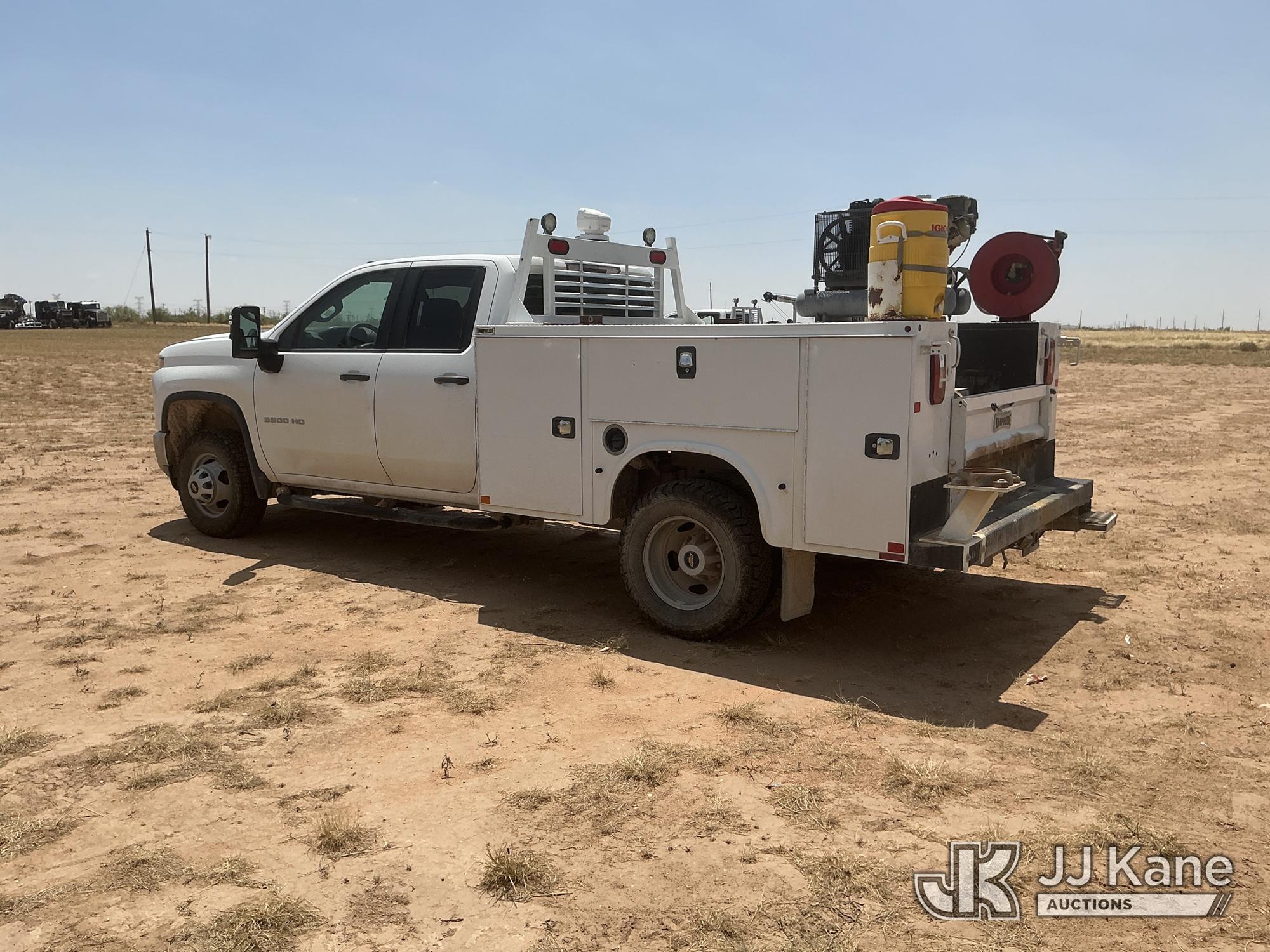 2020 Chevrolet Silverado 3500HD 4x4 Extended-Cab Service Truck (1631954) - photo 4