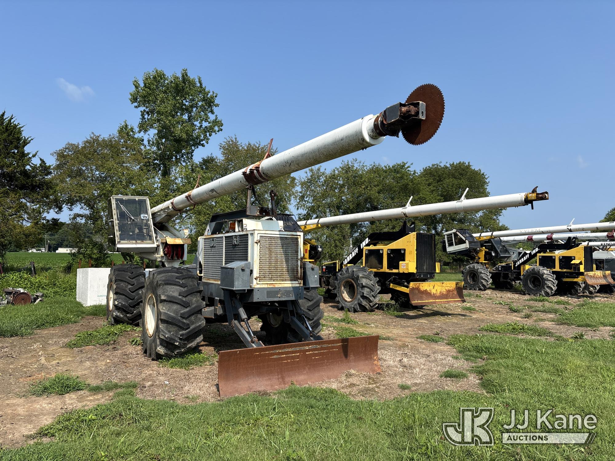 Kershaw Sky Trim 75G2 Insulated  Tree Trimmer Saw On Kershaw Articulating Rubber Tired Log Skidder (1631966) - photo 2