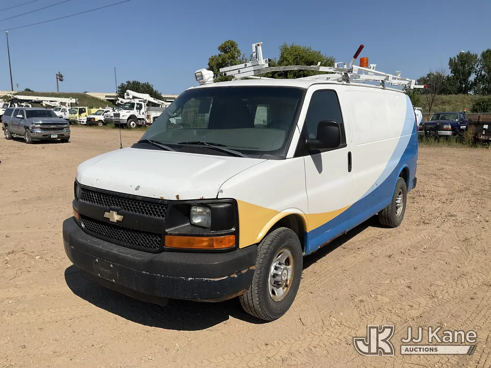 2011 Chevrolet Express 2500 Cargo Van (1632001)