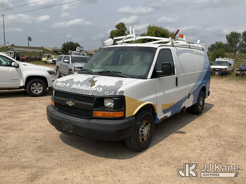 2008 Chevrolet Express G2500 Cargo Van (1632003)